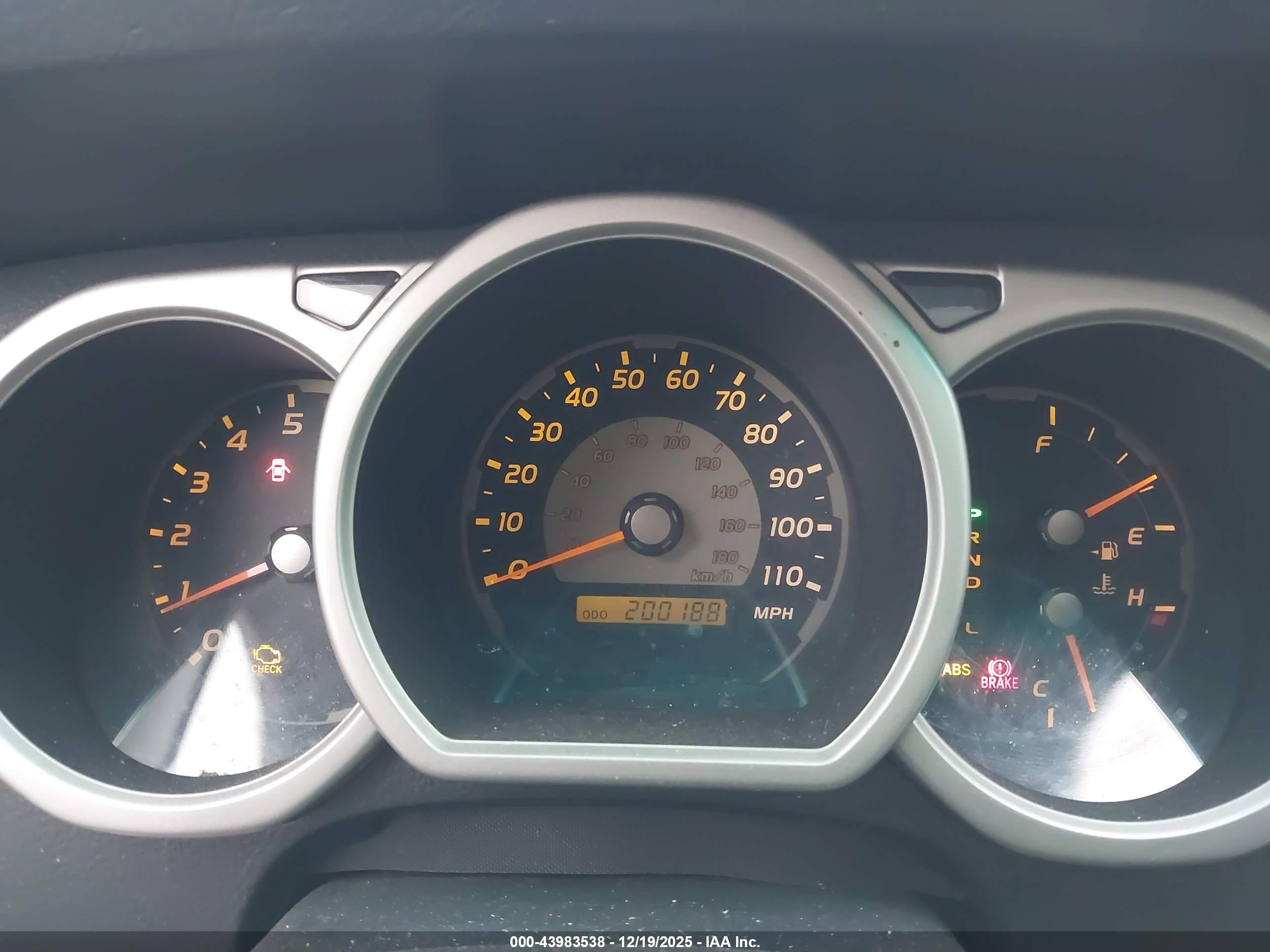 TOYOTA 4RUNNER image 7