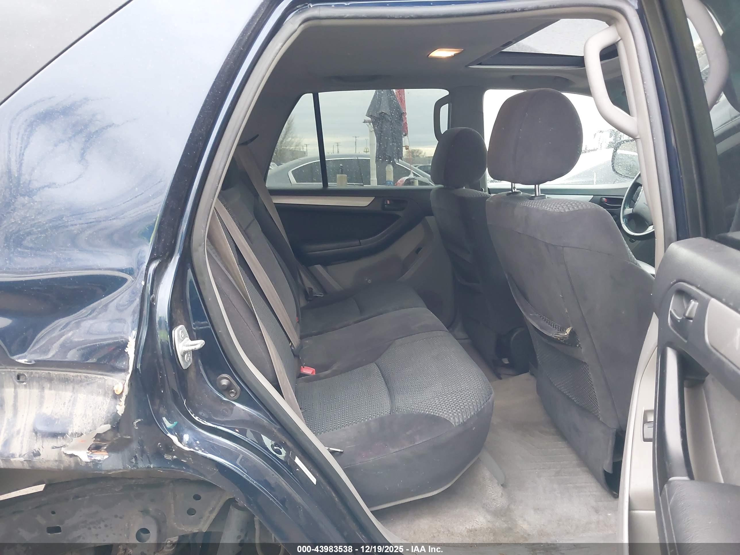 TOYOTA 4RUNNER image 8