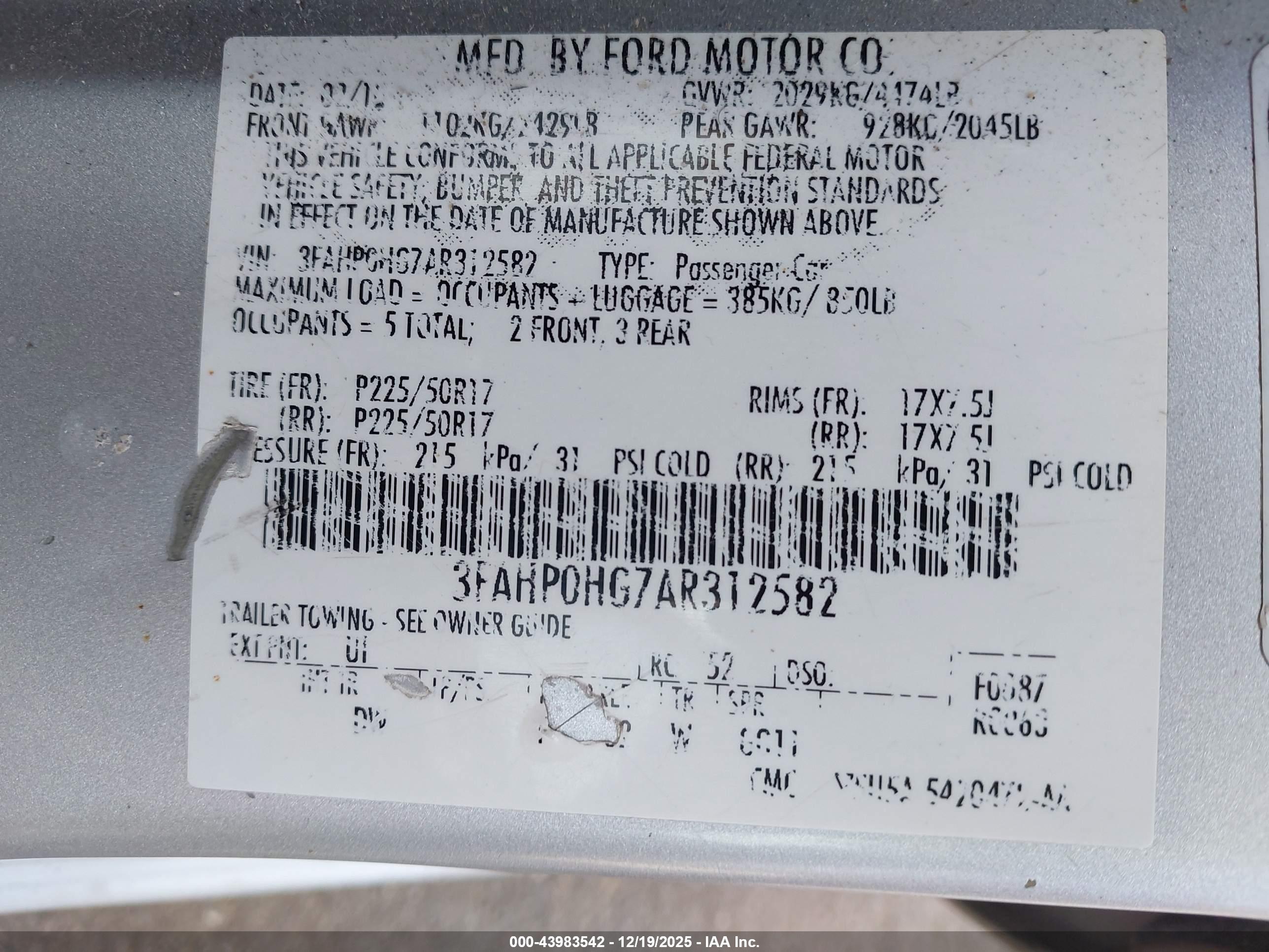 FORD FUSION image 9