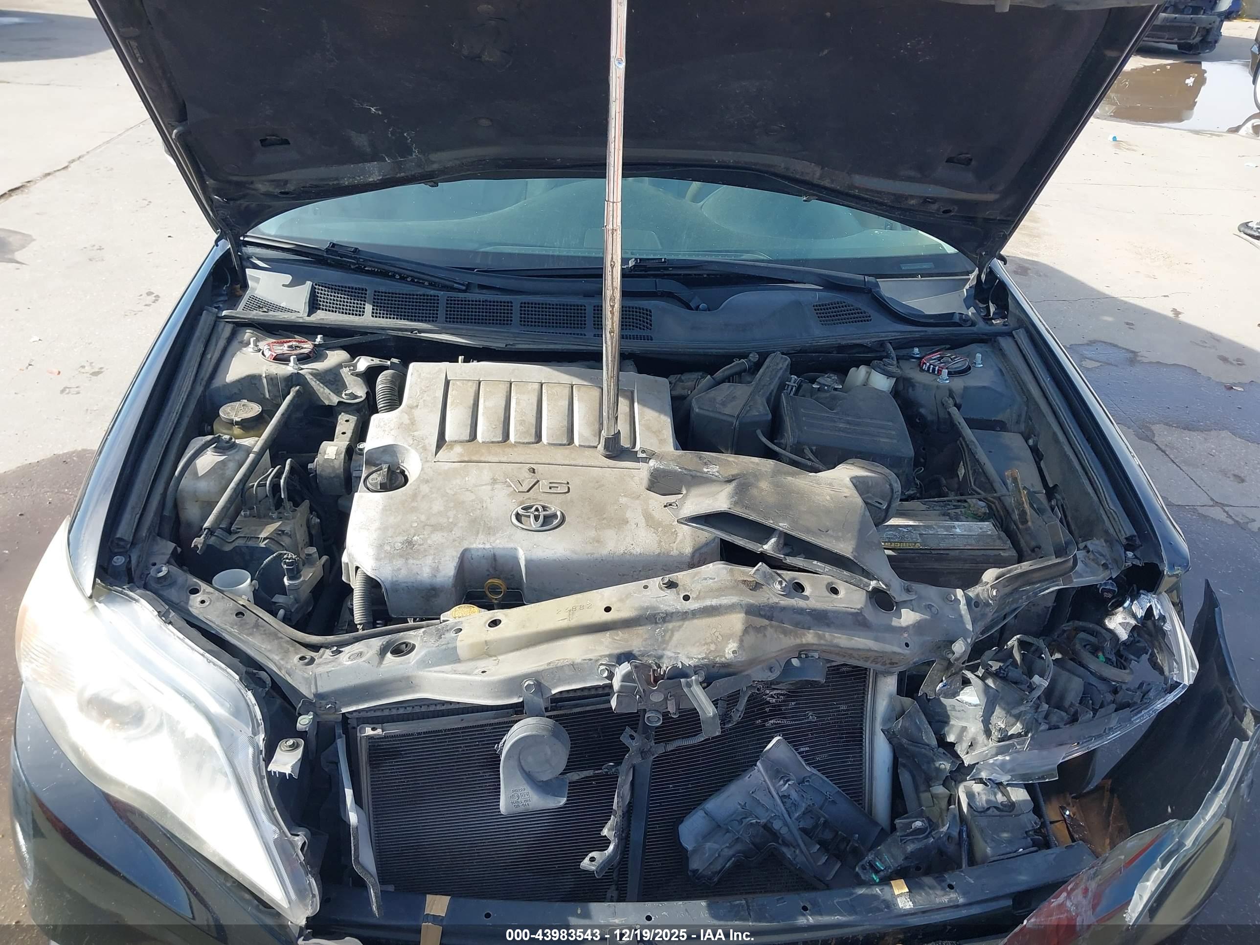 TOYOTA AVALON image 10