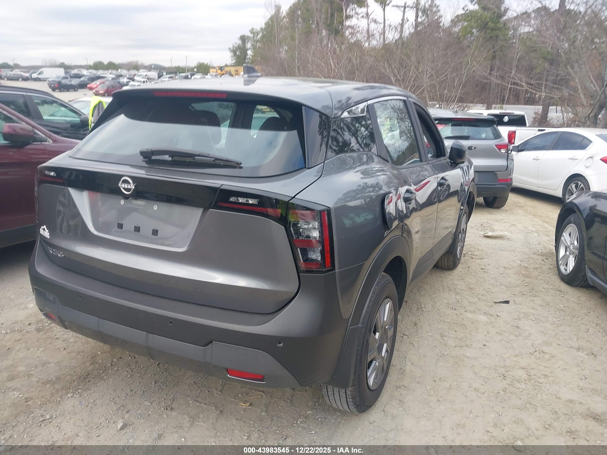 NISSAN KICKS image 4