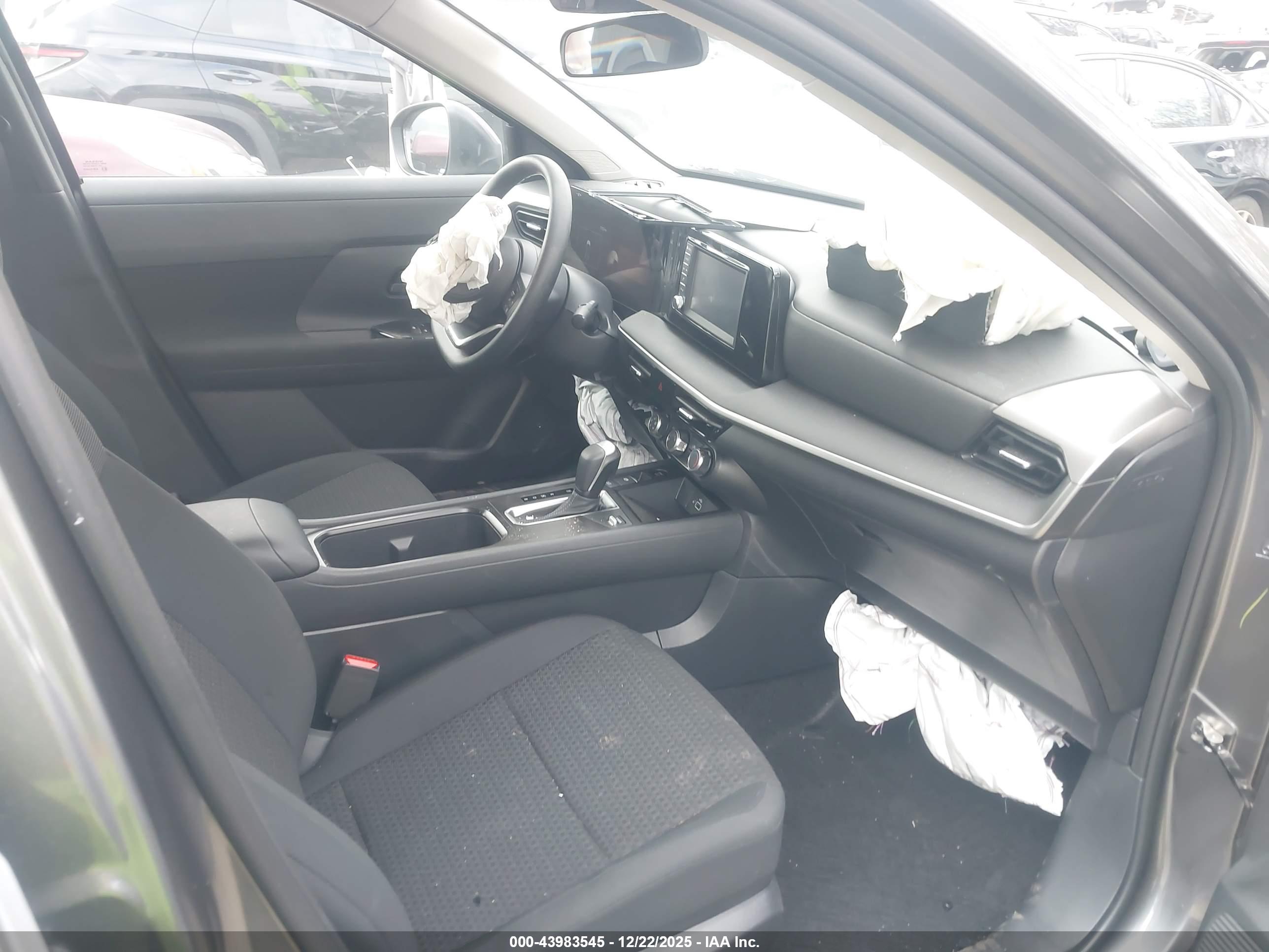 NISSAN KICKS image 5
