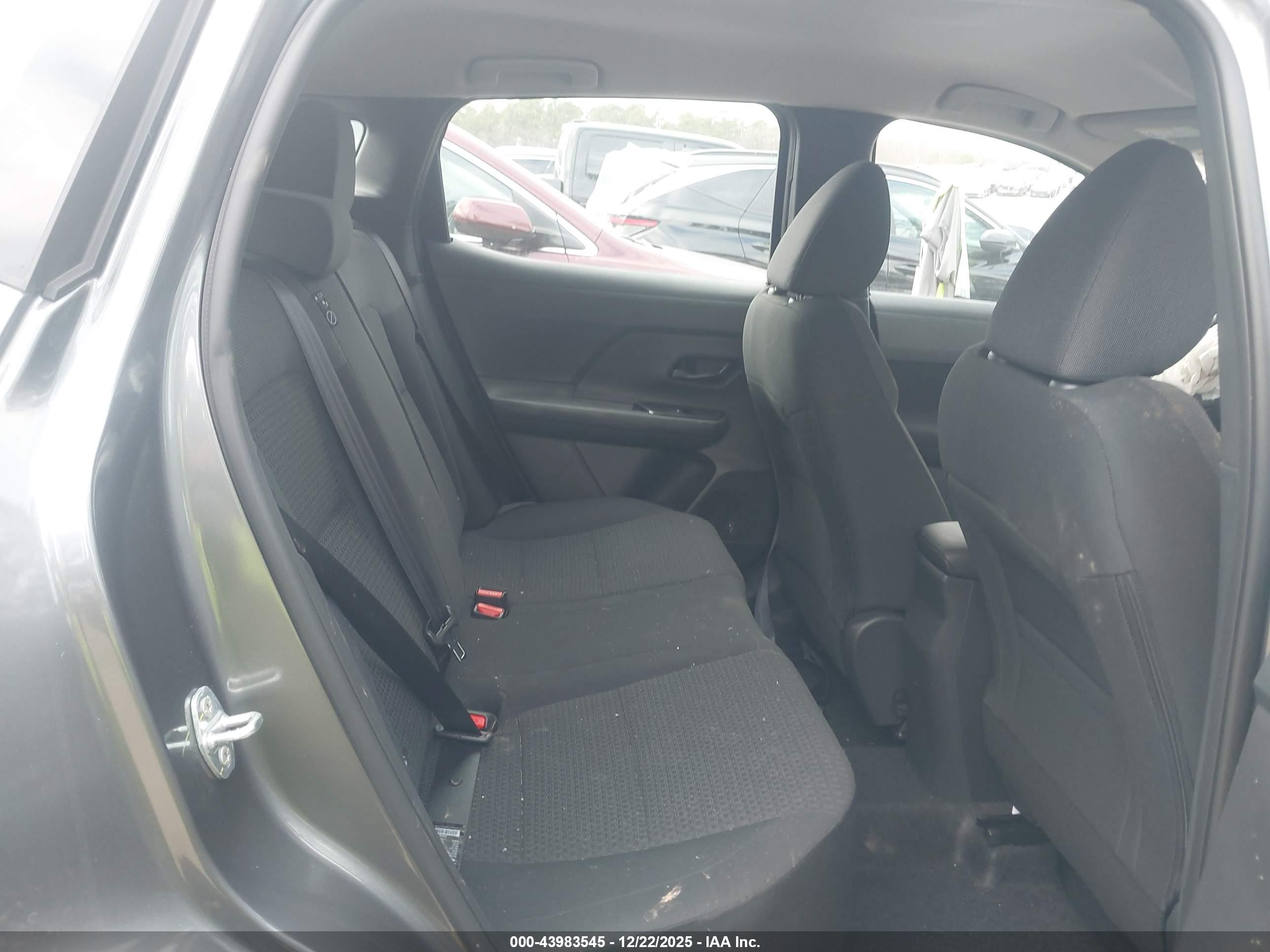NISSAN KICKS image 8