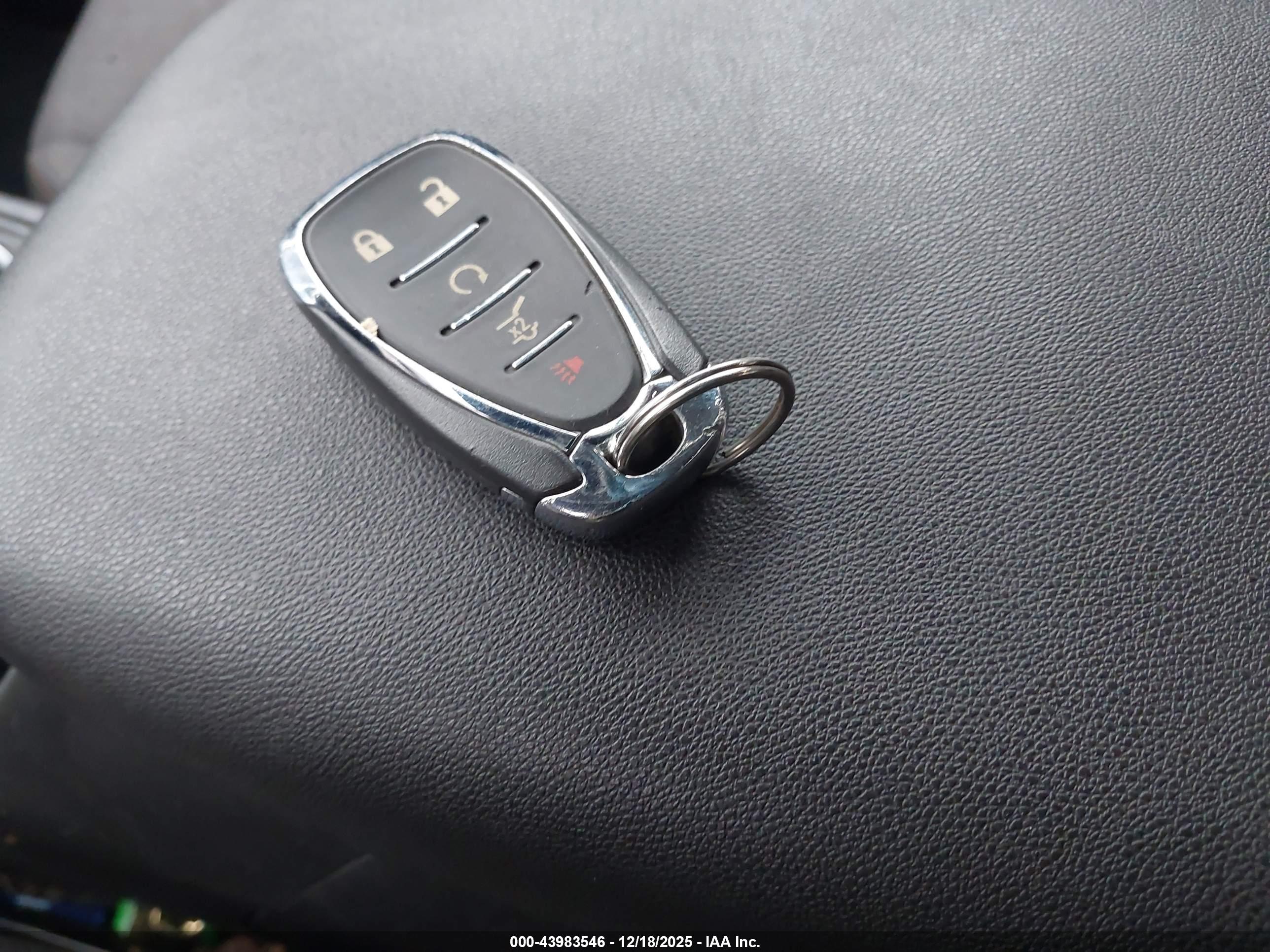CHEVROLET EQUINOX image 11