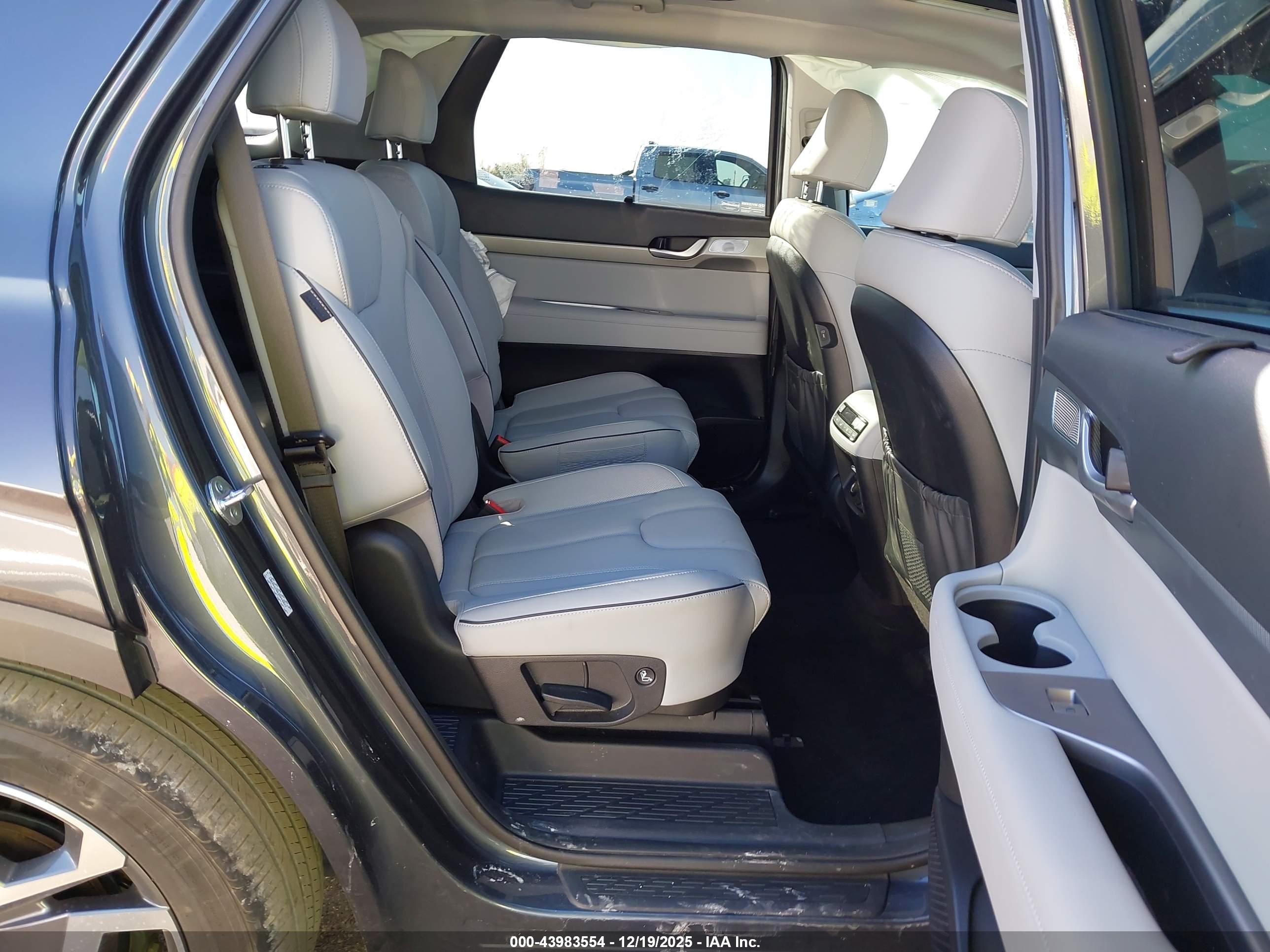HYUNDAI PALISADE image 8