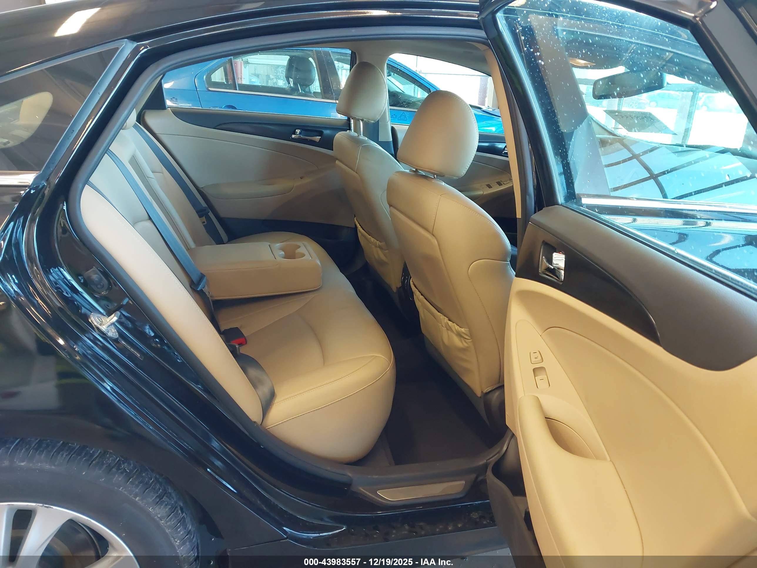 HYUNDAI SONATA image 8
