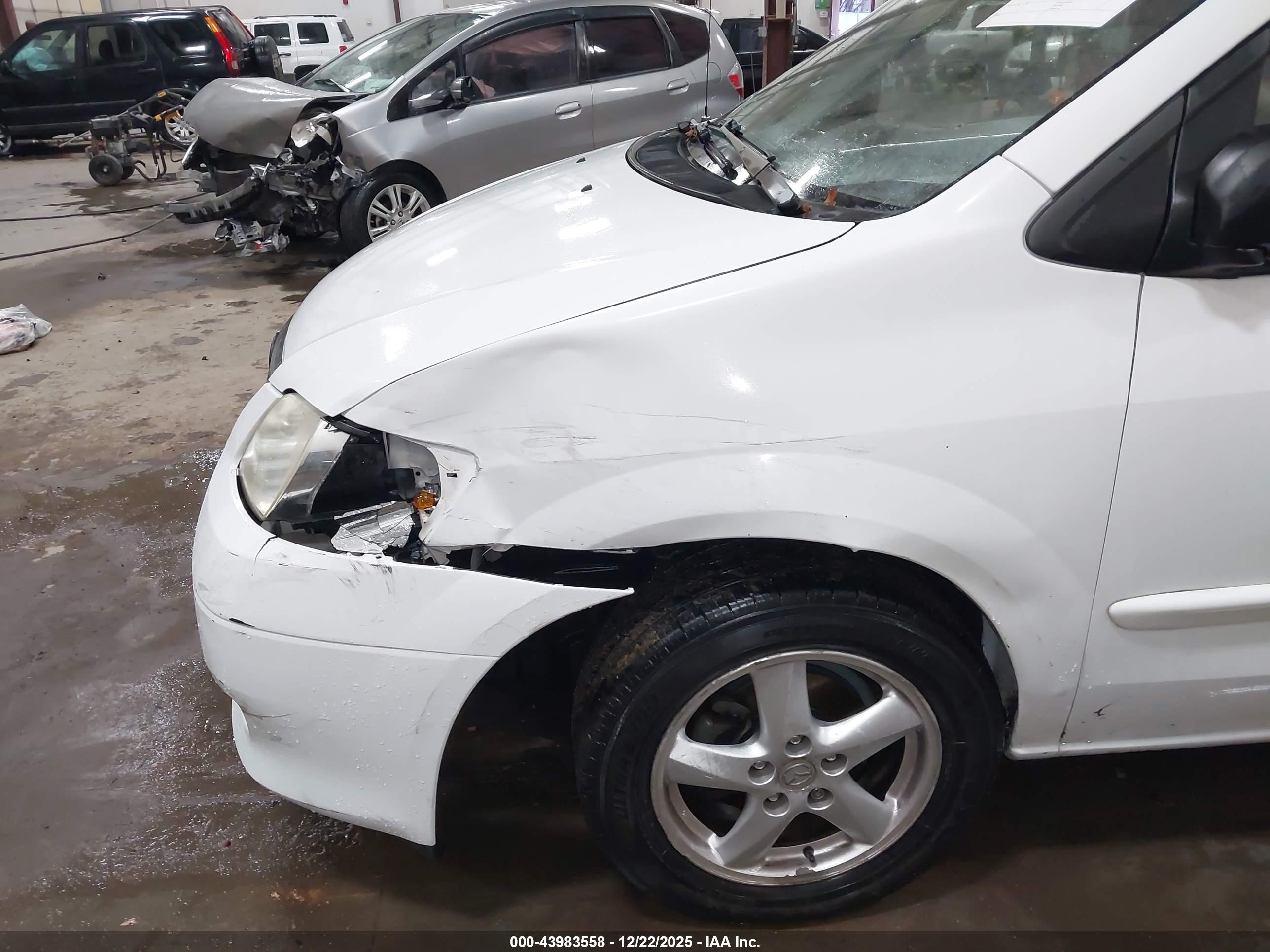 MAZDA MPV image 6