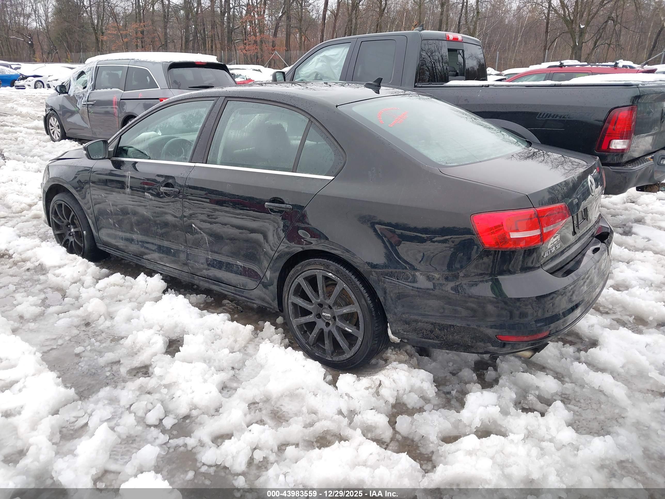 VOLKSWAGEN JETTA image 3