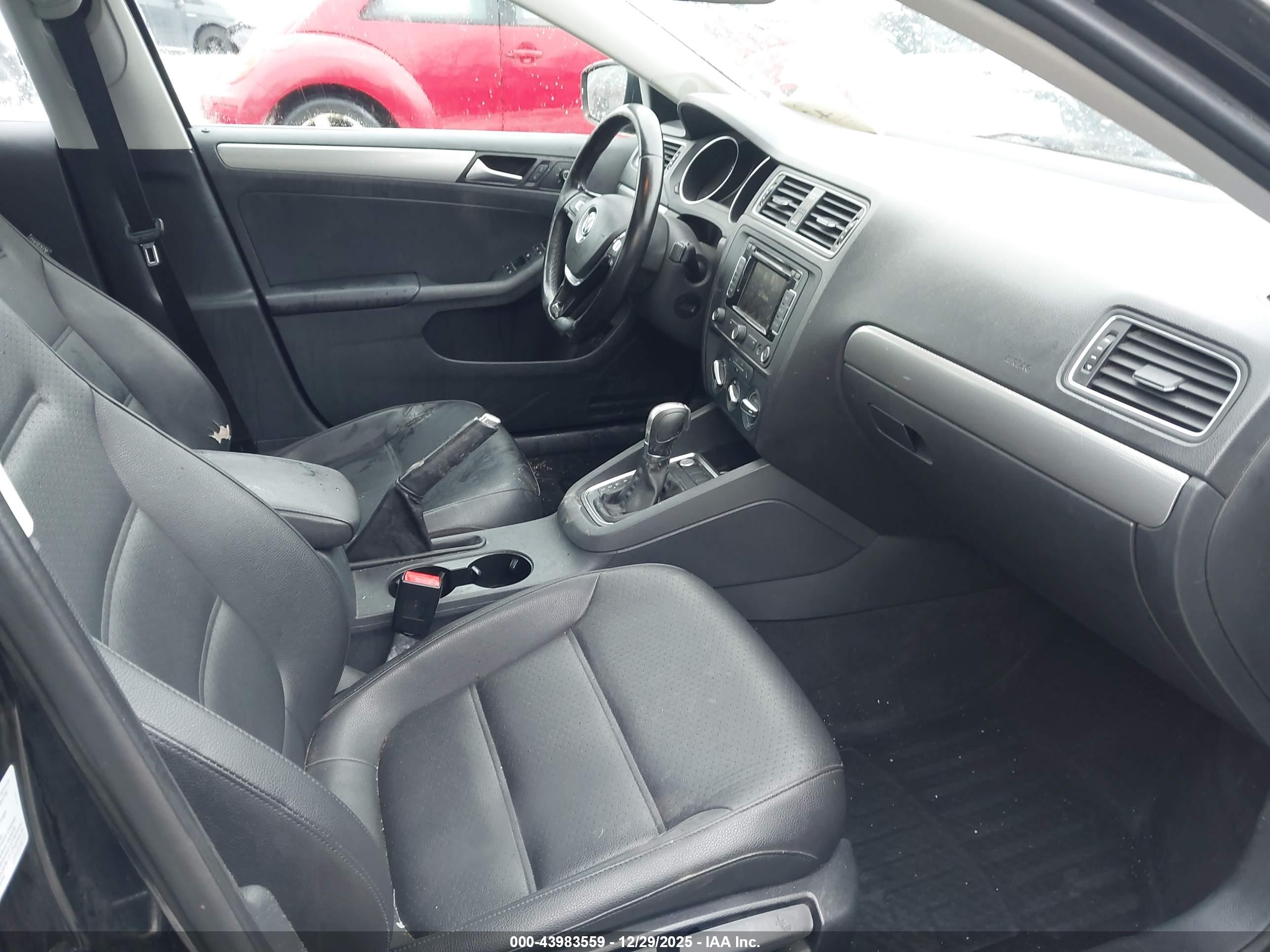 VOLKSWAGEN JETTA image 5