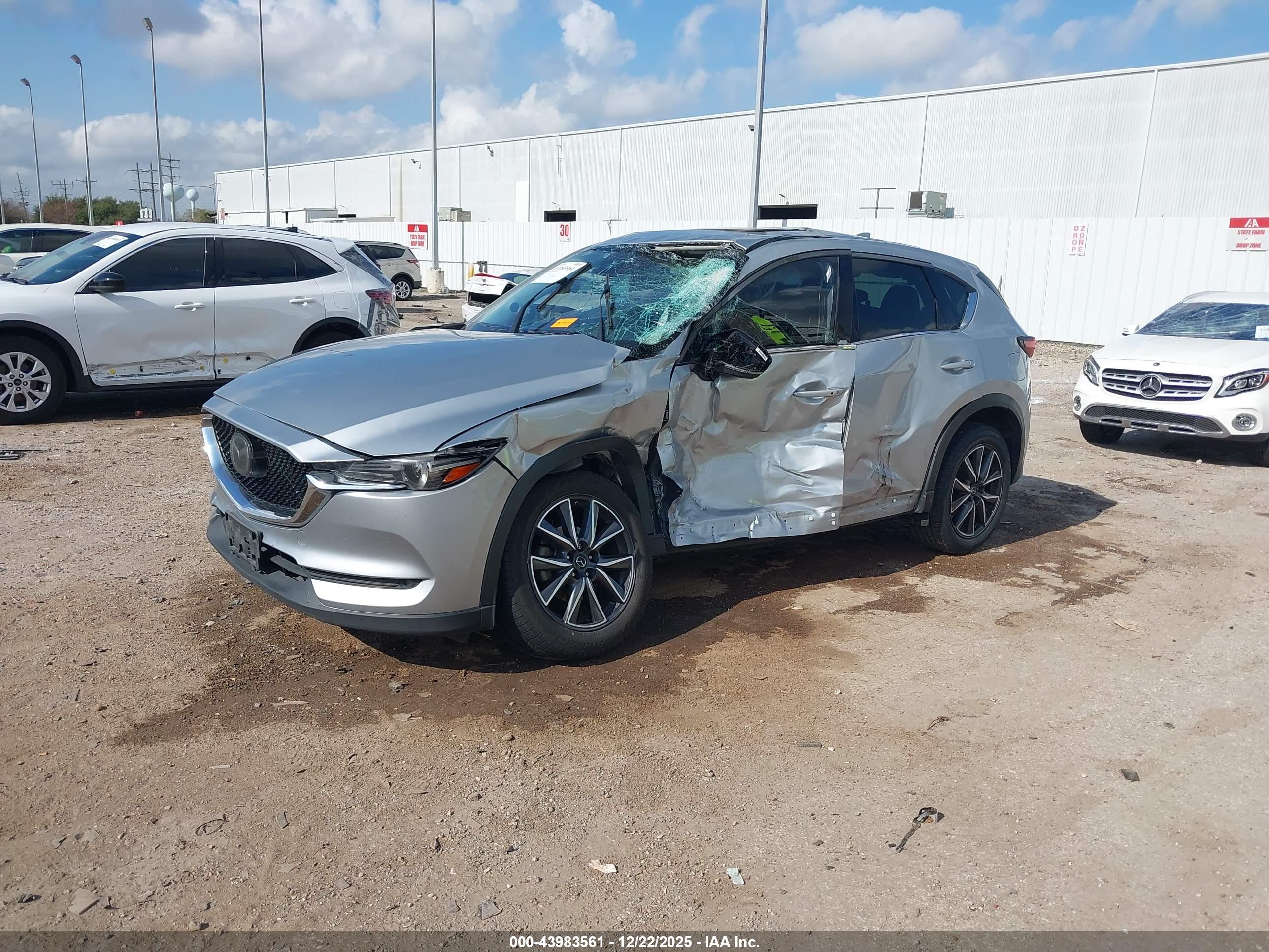 MAZDA CX-5 image 2
