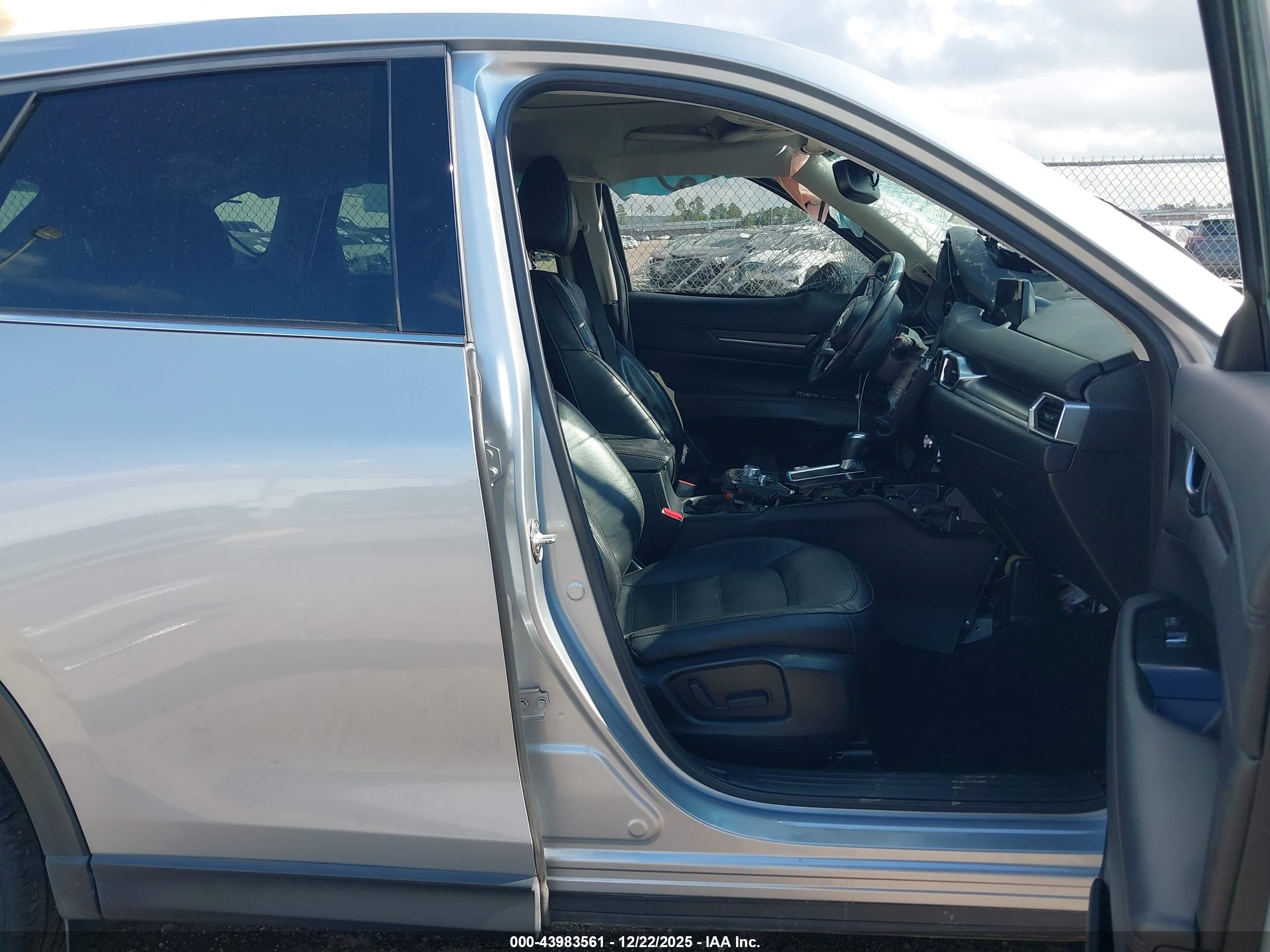 MAZDA CX-5 image 5
