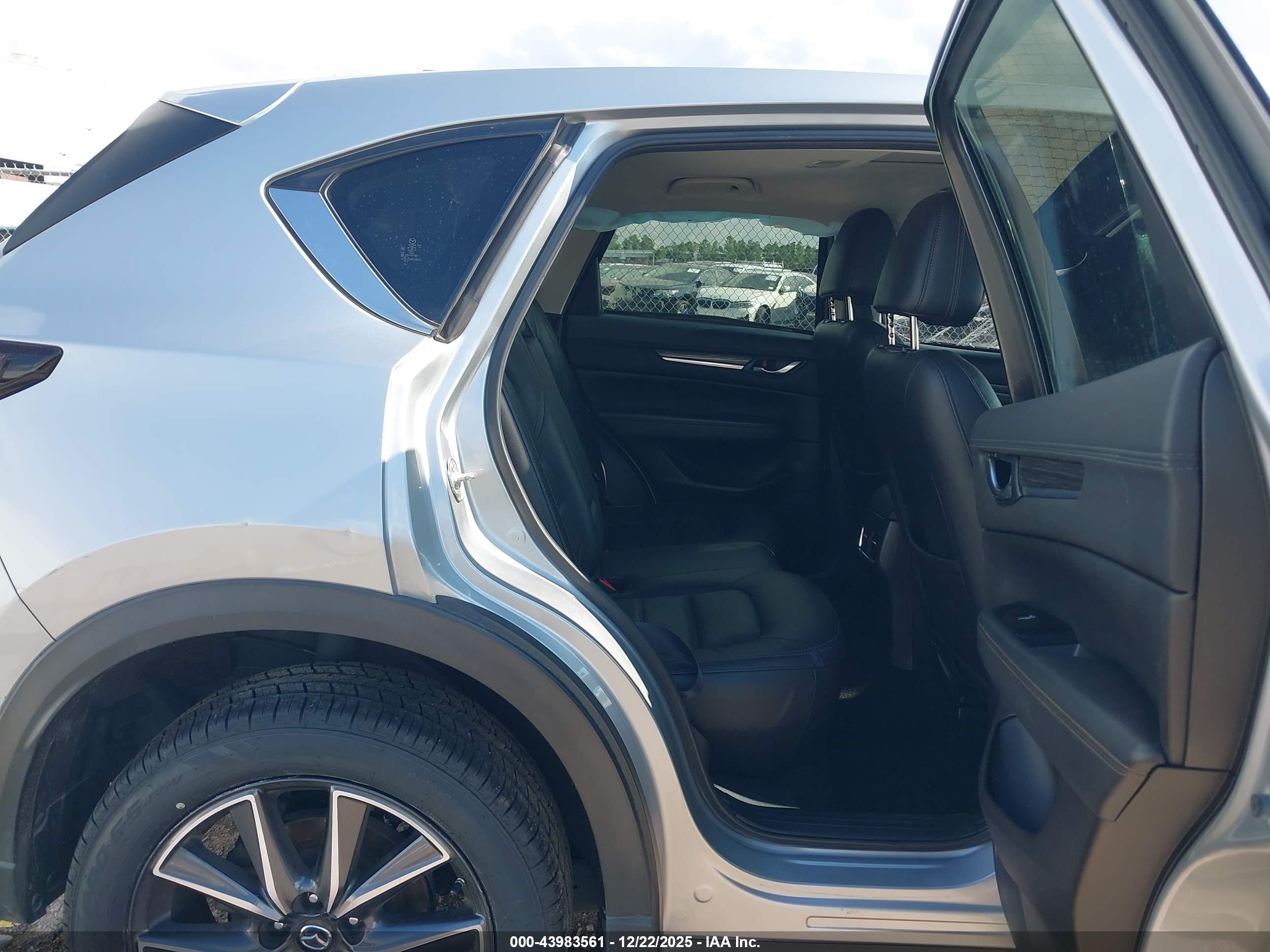 MAZDA CX-5 image 8