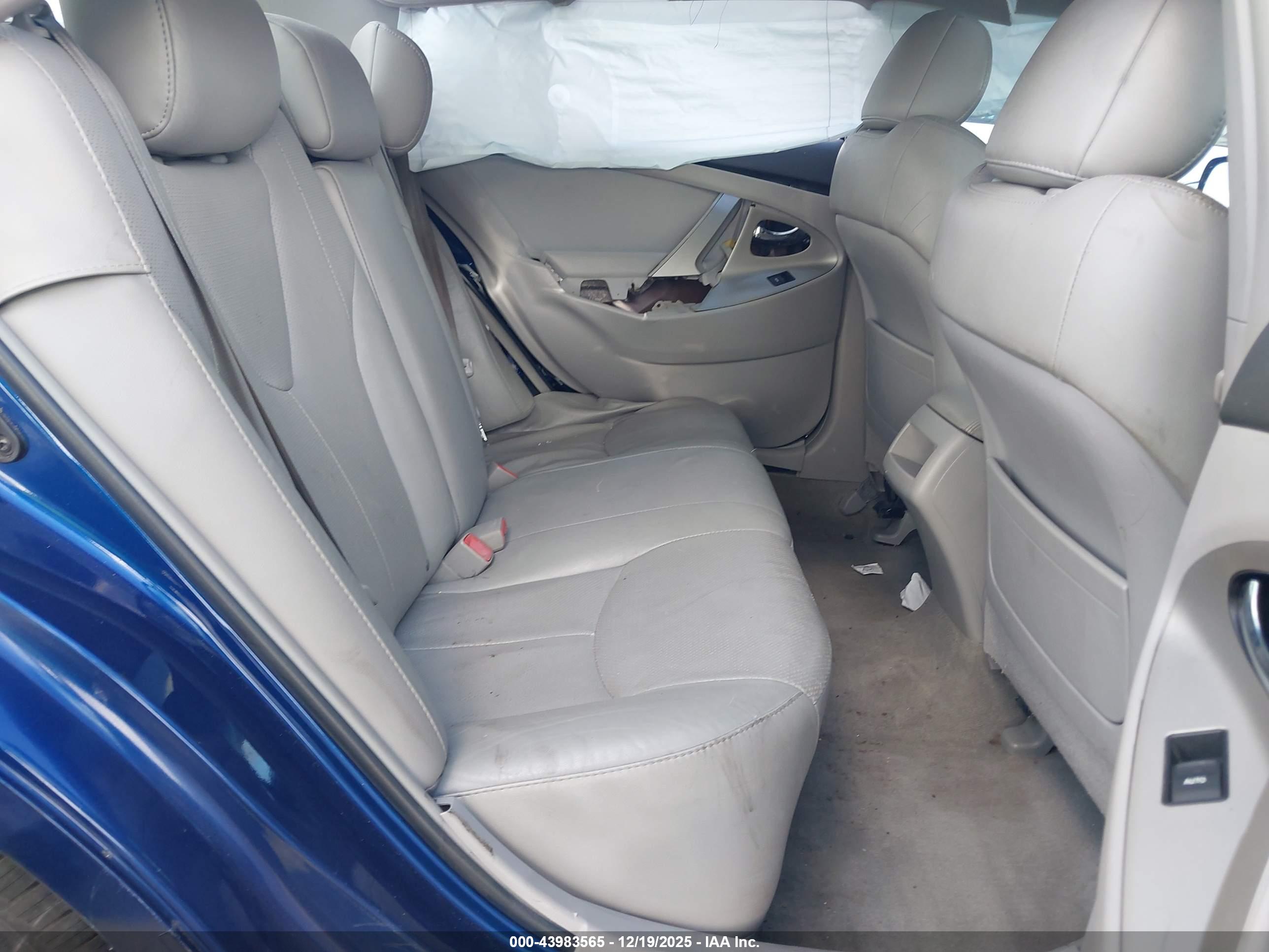 TOYOTA CAMRY image 8