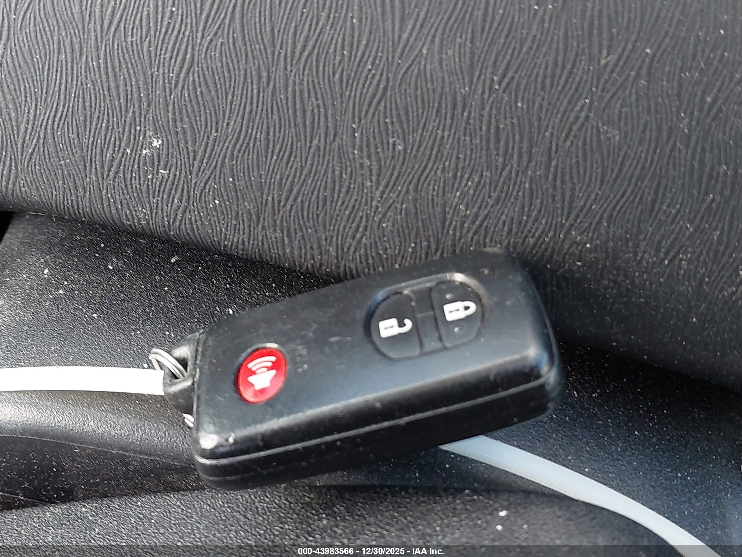 TOYOTA PRIUS image 11