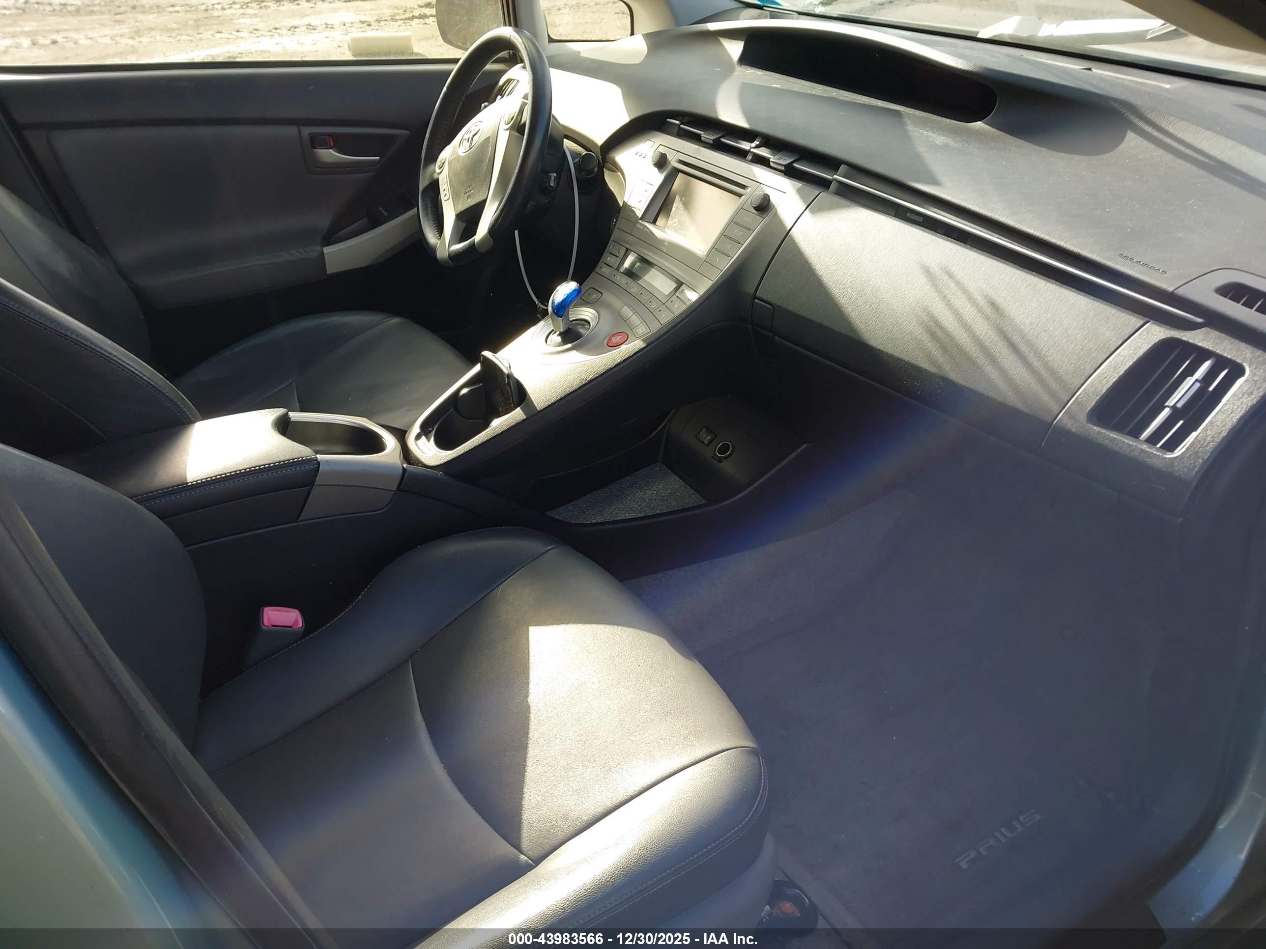 TOYOTA PRIUS image 5