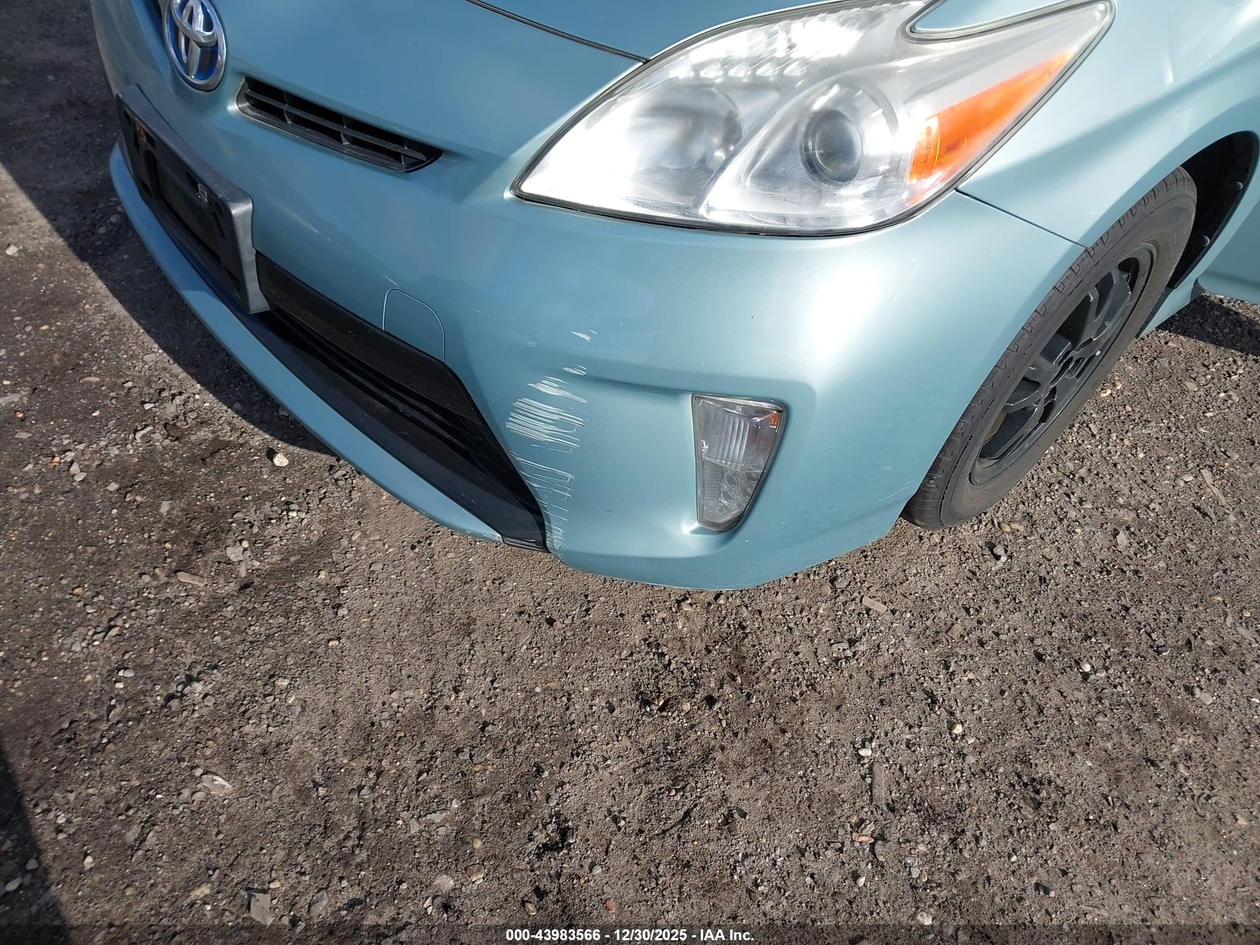 TOYOTA PRIUS image 6