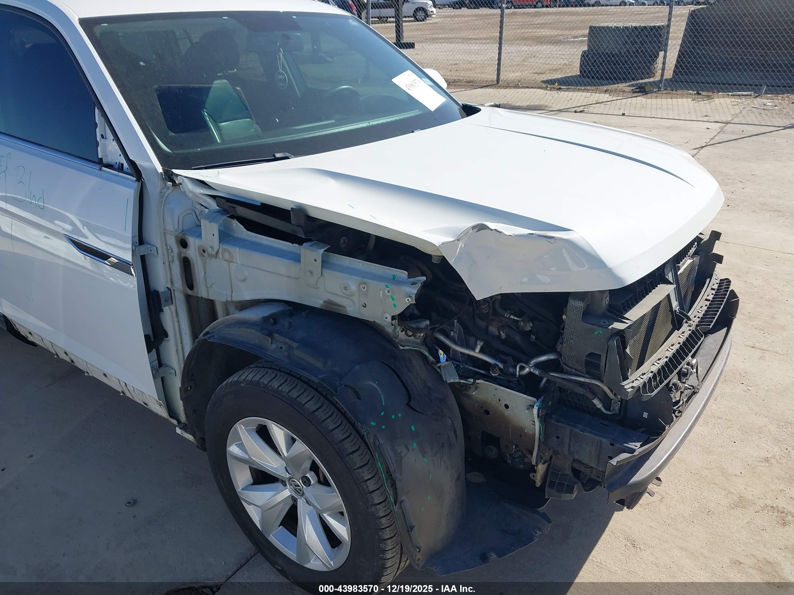 VOLKSWAGEN ATLAS image 6
