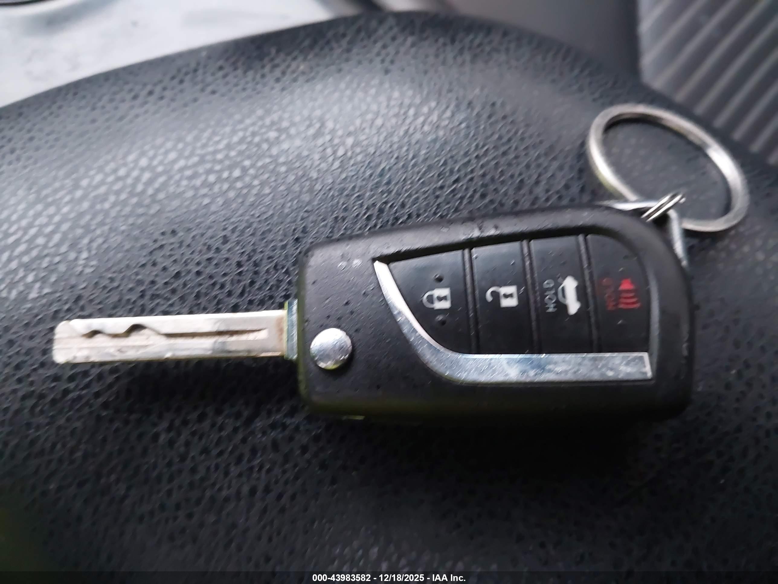 TOYOTA CAMRY image 11