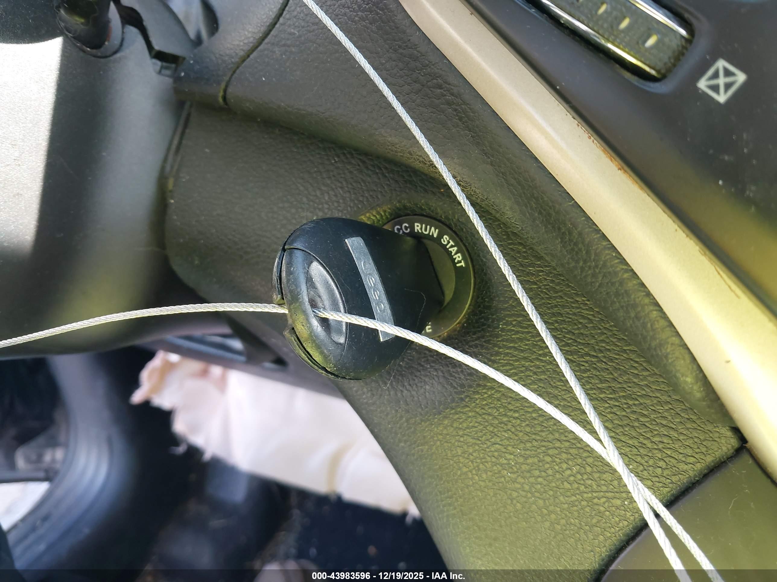 JEEP CHEROKEE image 11