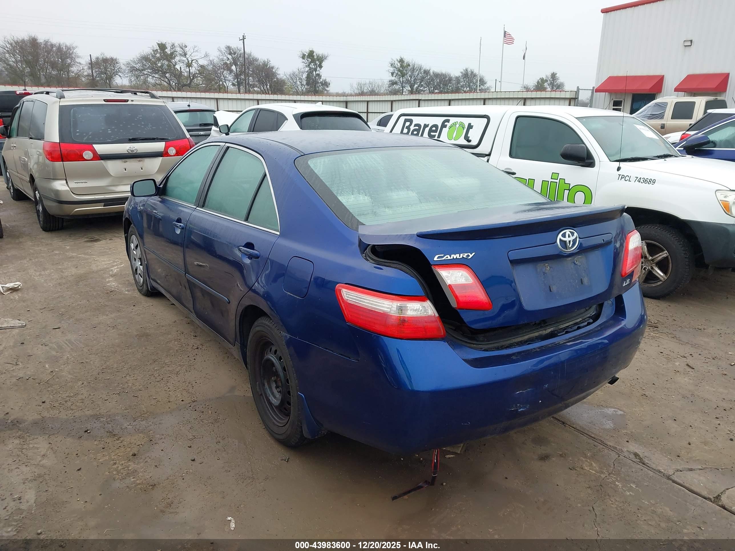 TOYOTA CAMRY image 3