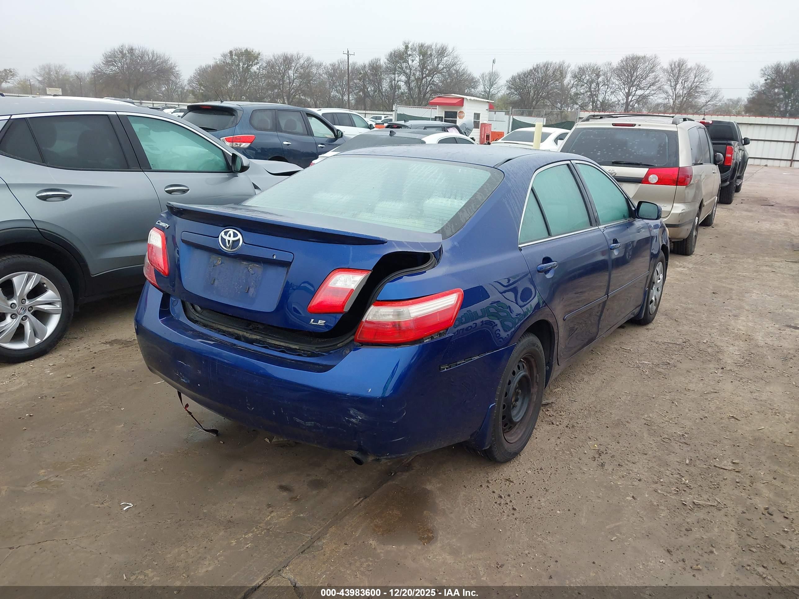 TOYOTA CAMRY image 4