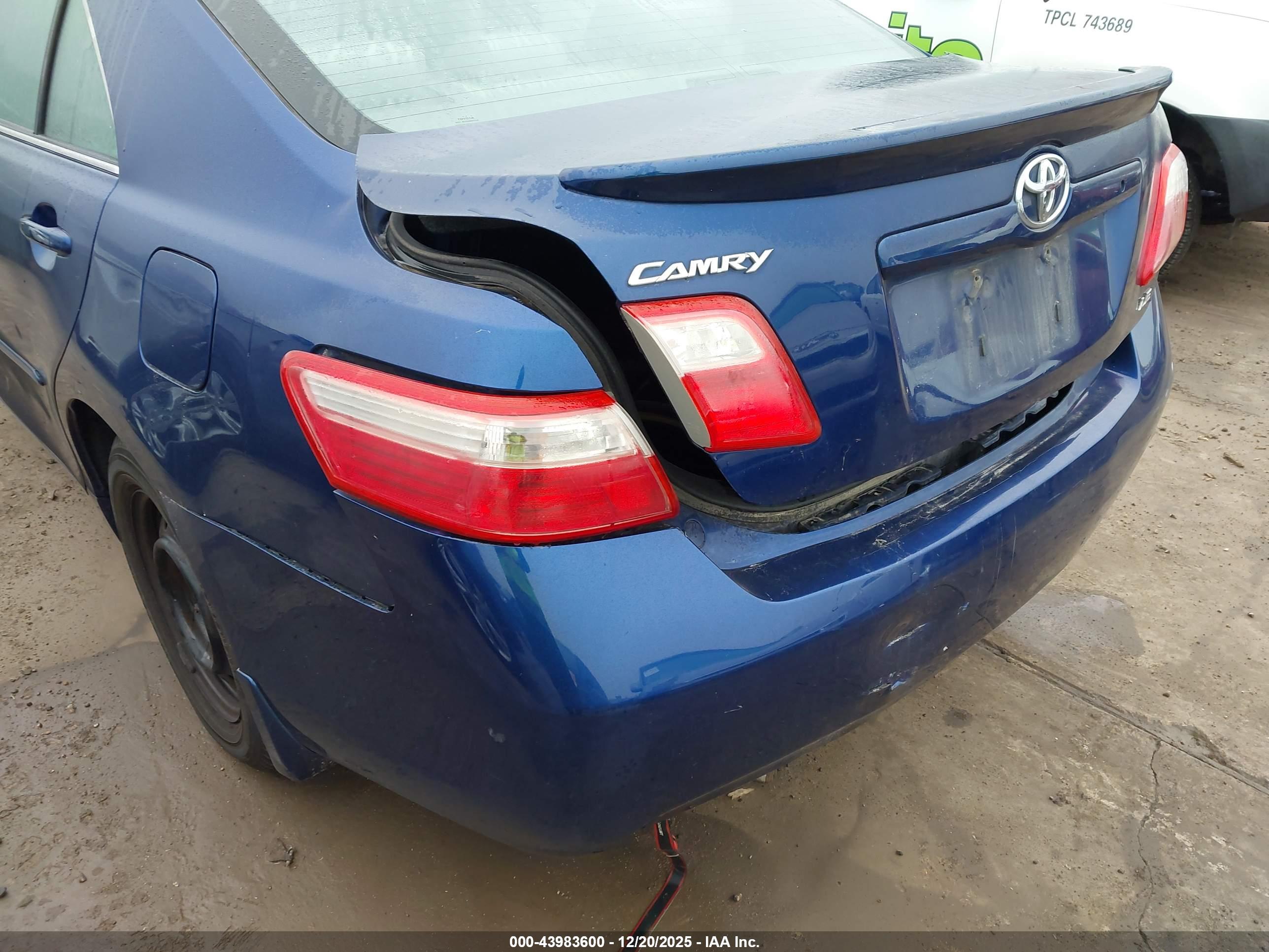 TOYOTA CAMRY image 6