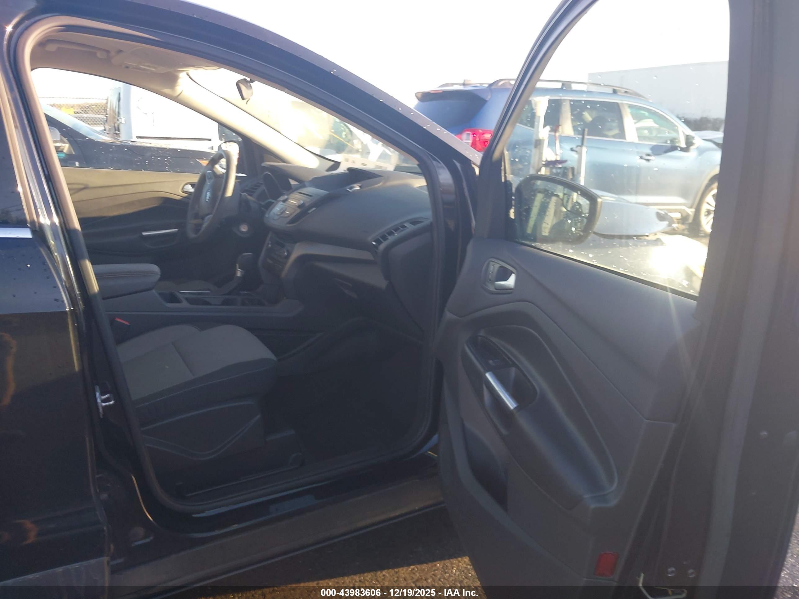 FORD ESCAPE image 5