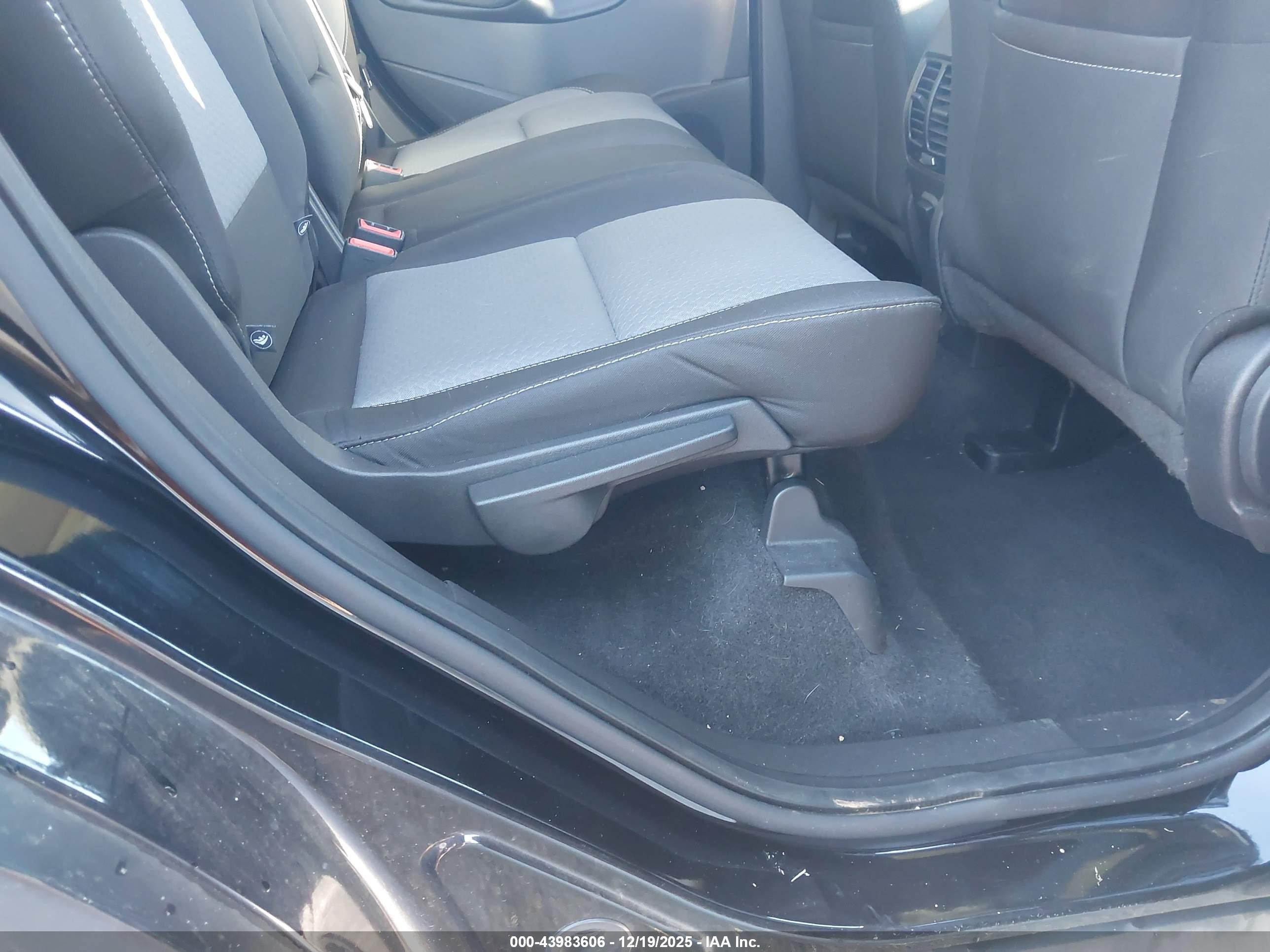 FORD ESCAPE image 8