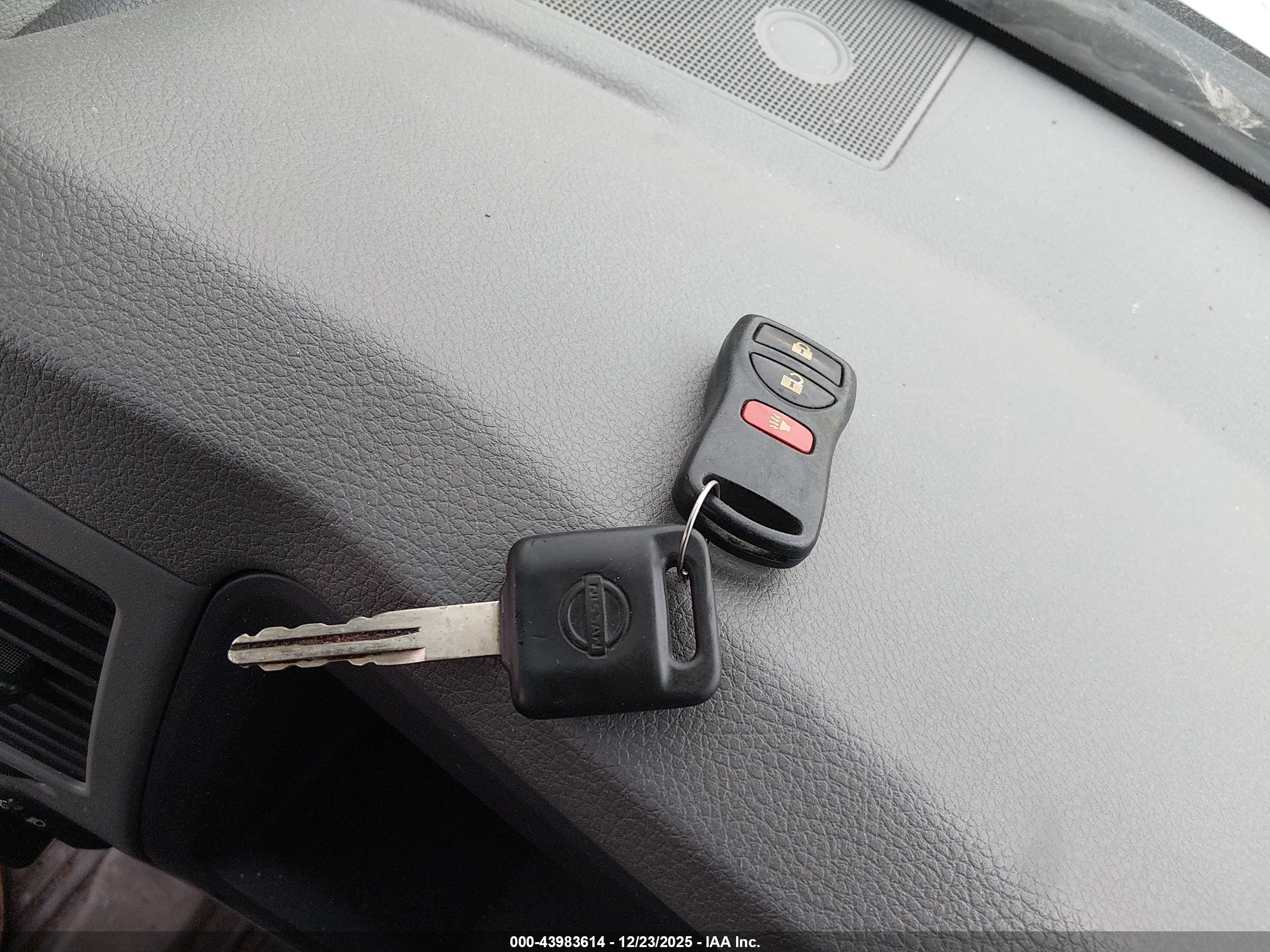 NISSAN NV image 11