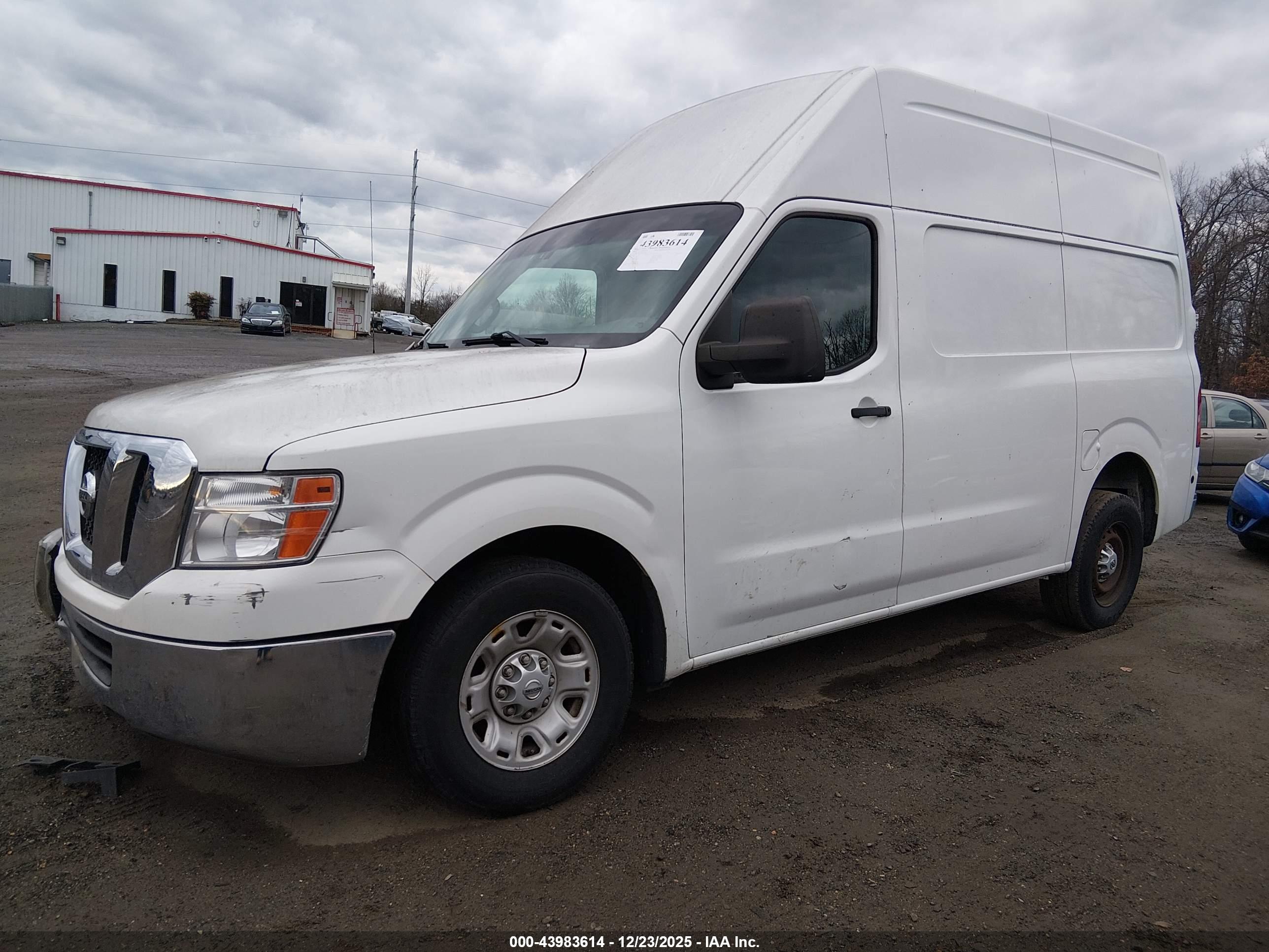 NISSAN NV image 2