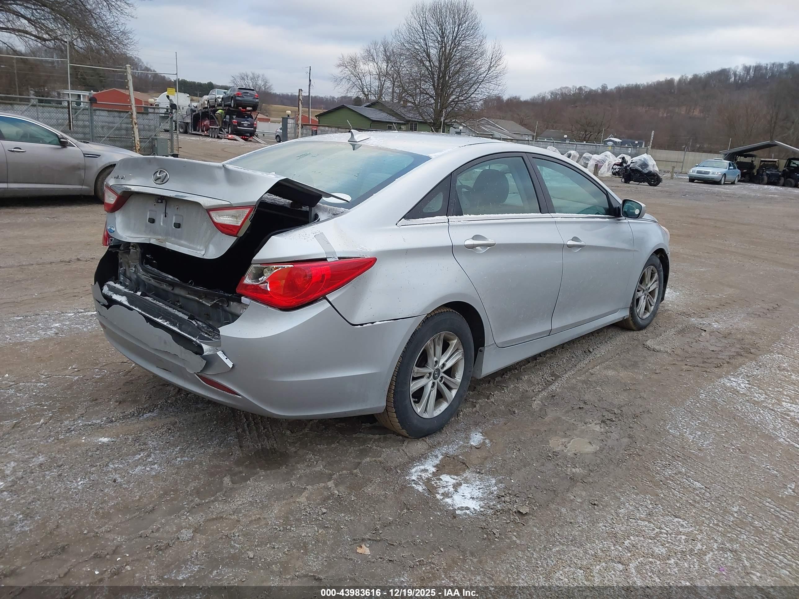 HYUNDAI SONATA image 4