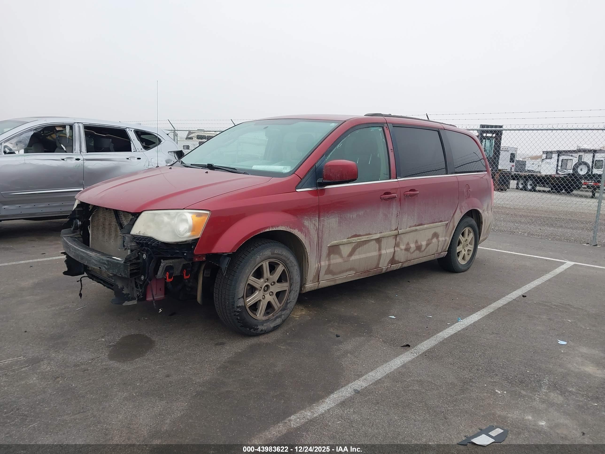 CHRYSLER TOWN image 2