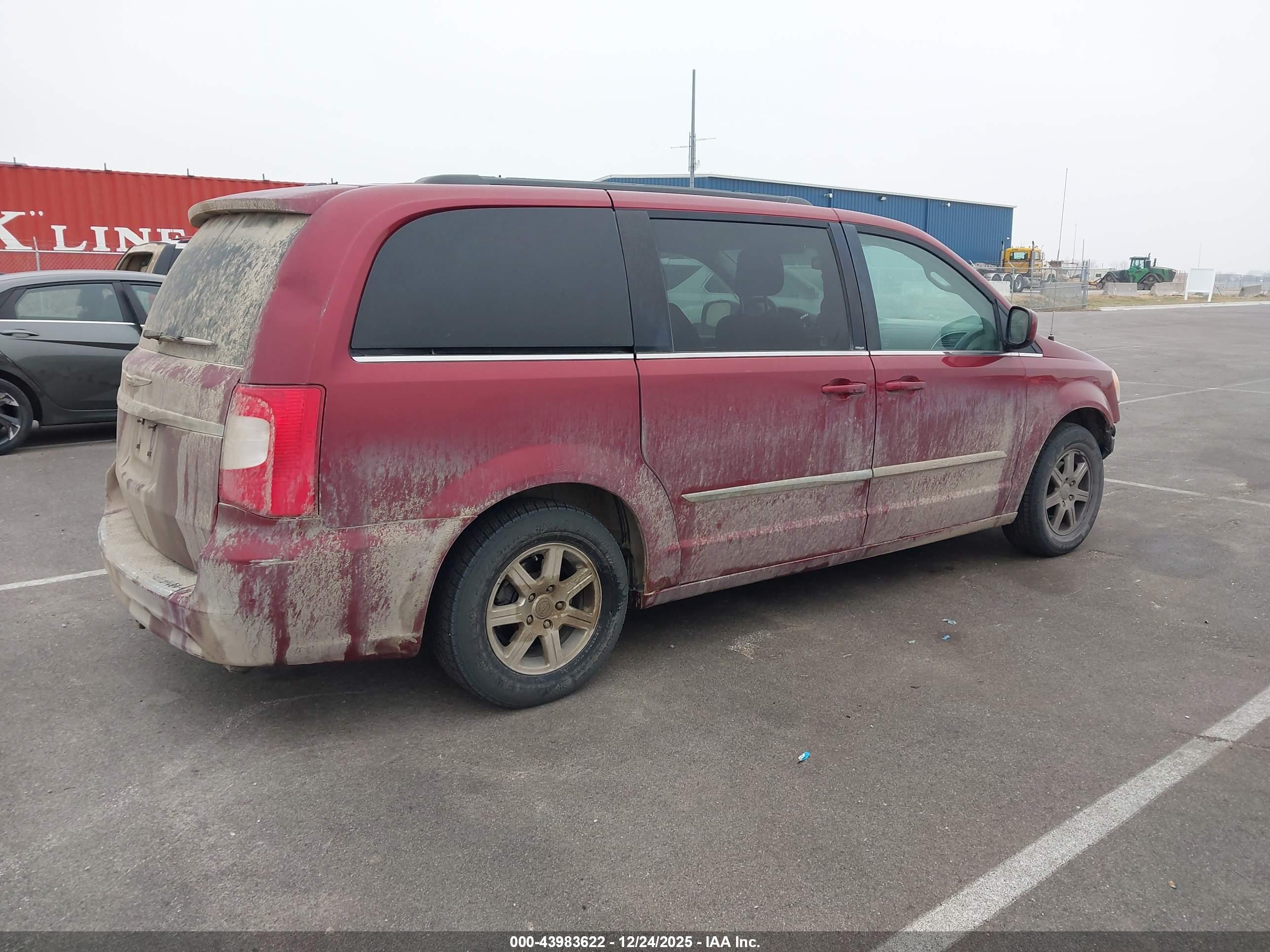 CHRYSLER TOWN image 4