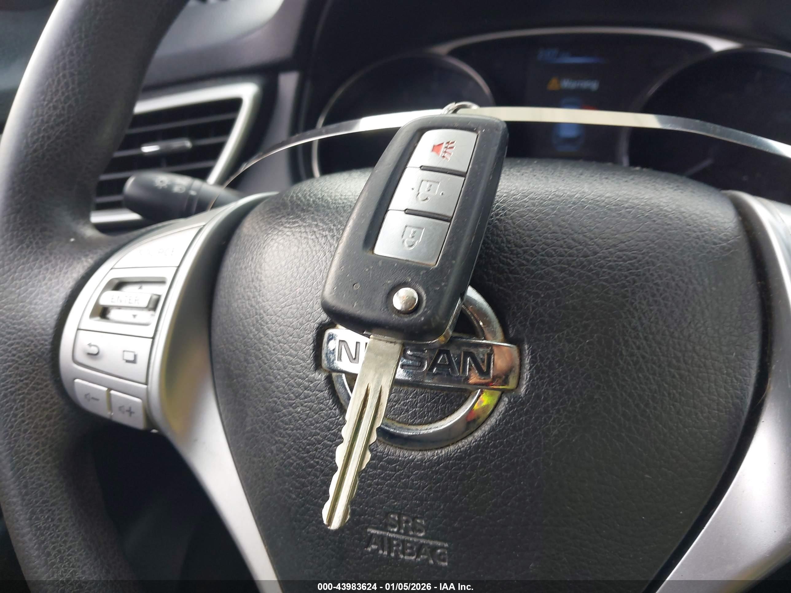 NISSAN ROGUE image 11