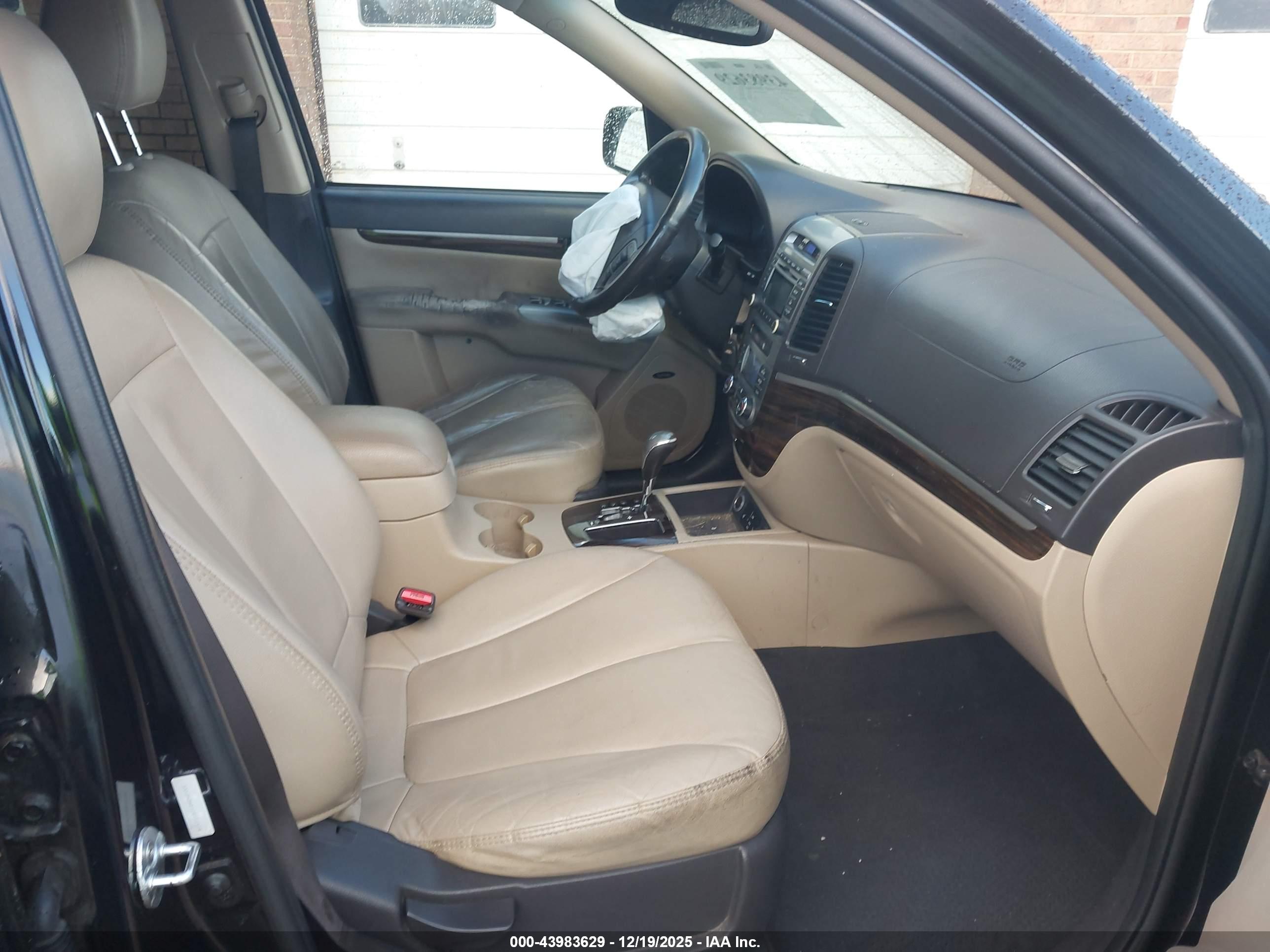 HYUNDAI SANTA image 5