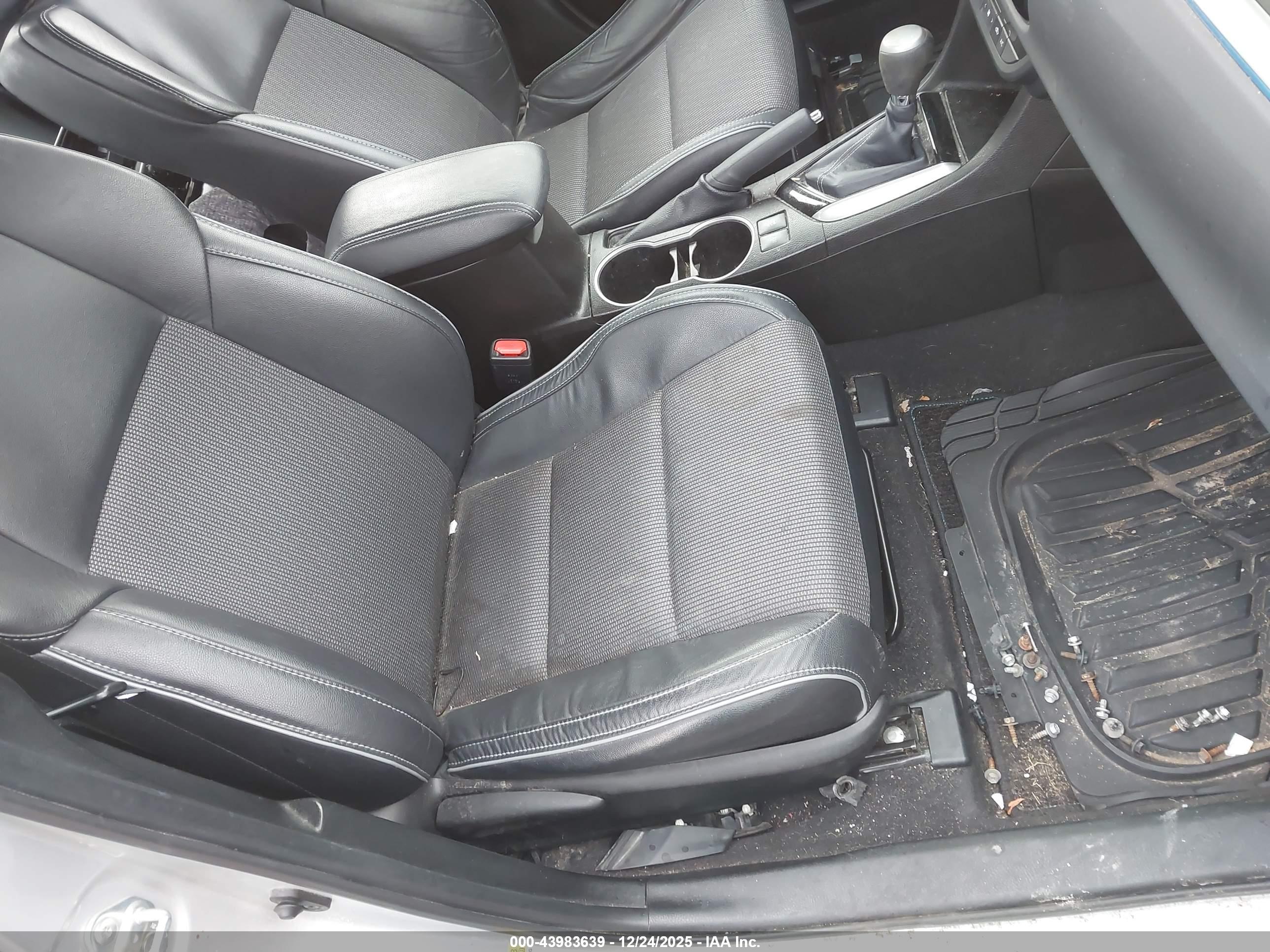 TOYOTA COROLLA image 5