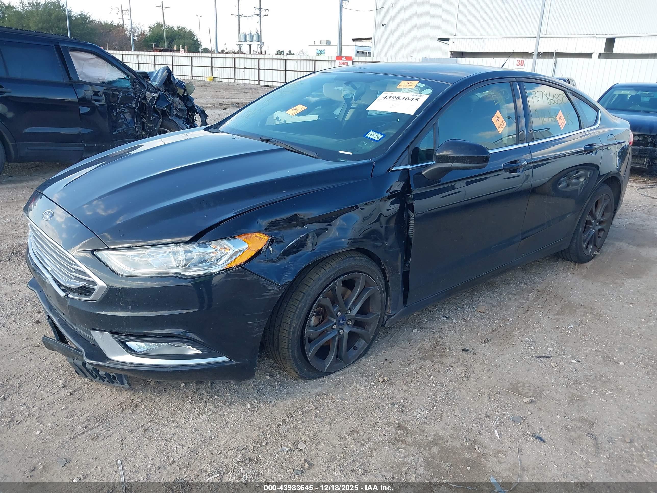 FORD FUSION image 2