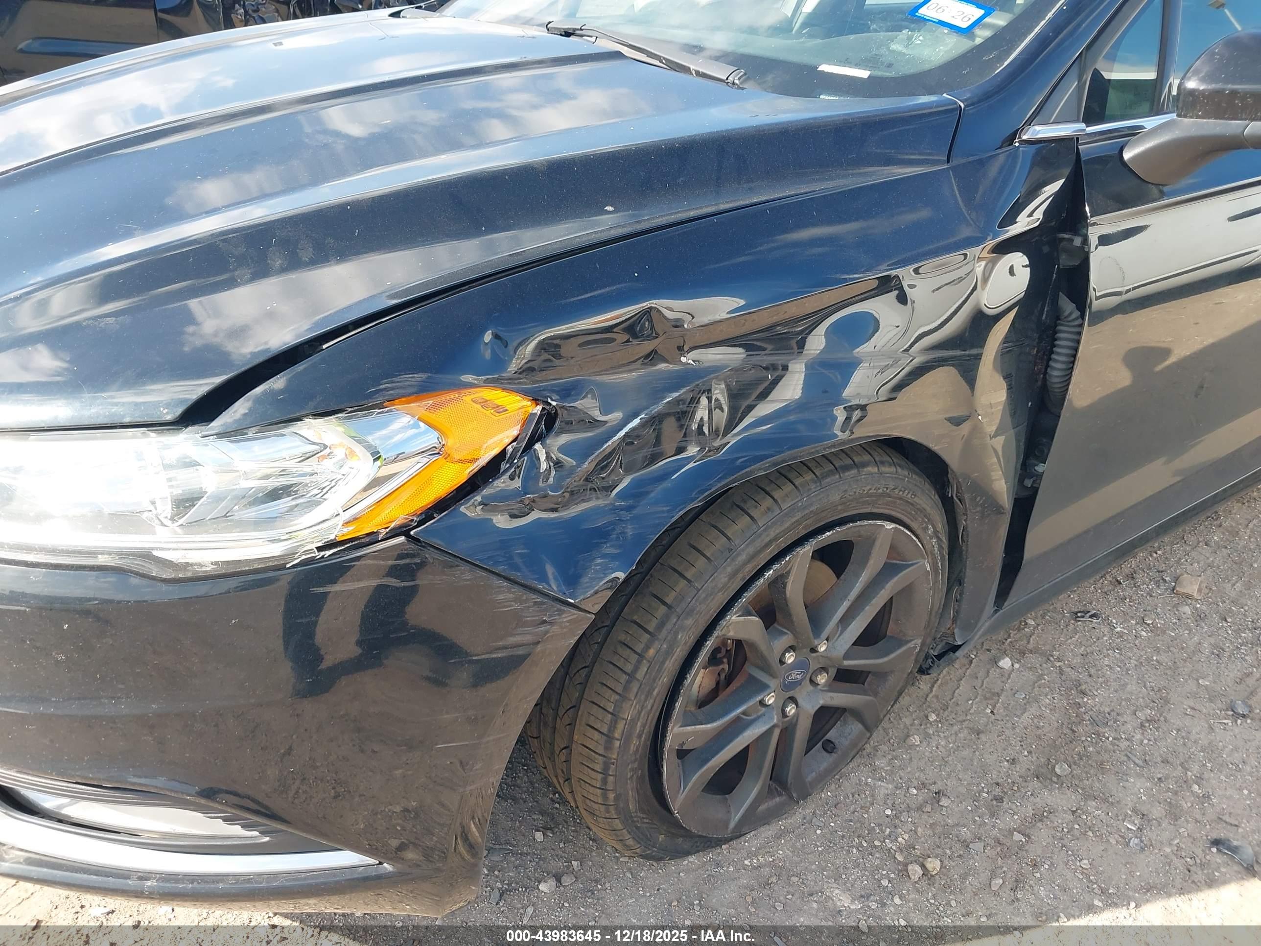 FORD FUSION image 6