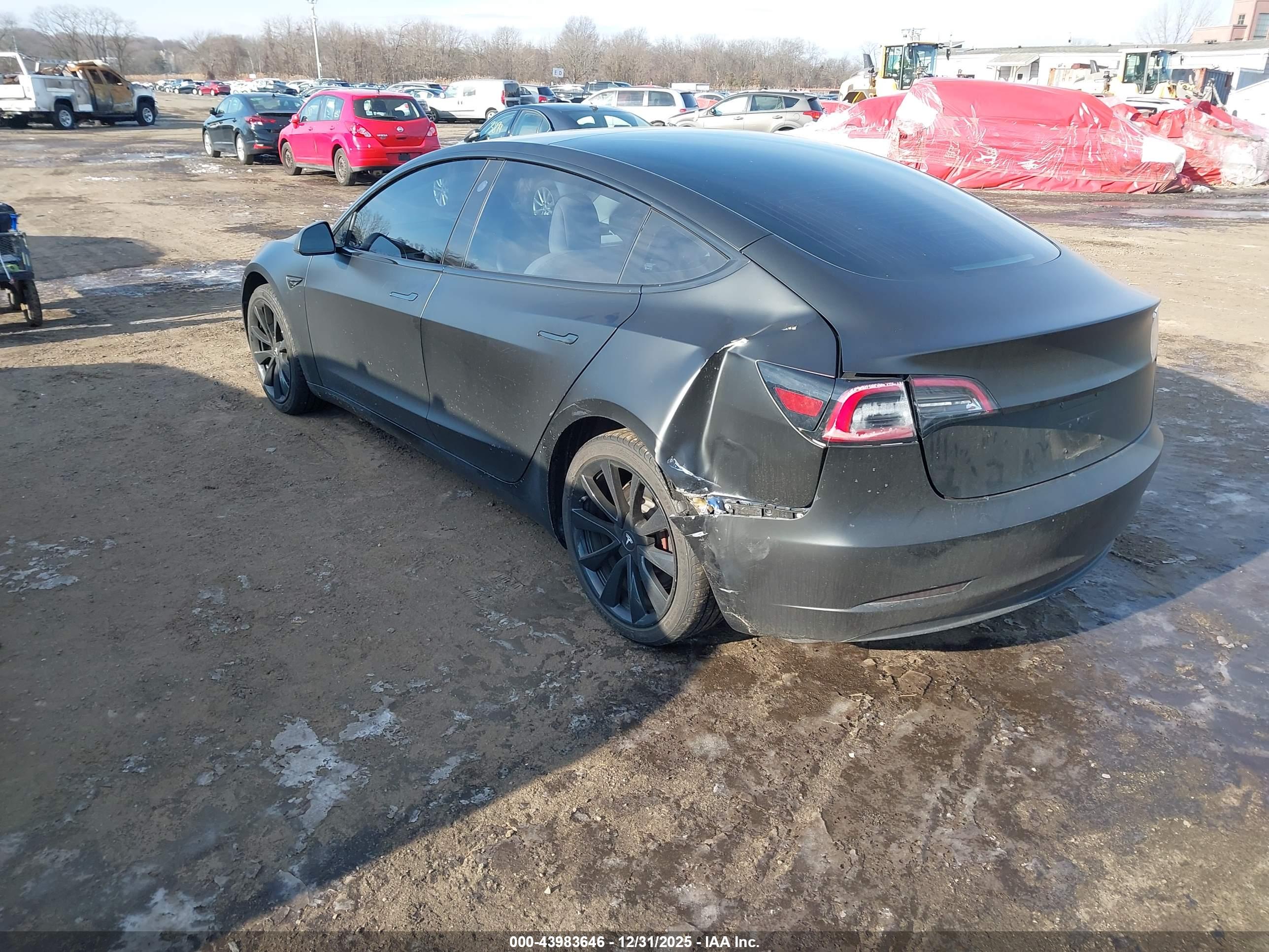 TESLA MODEL image 3