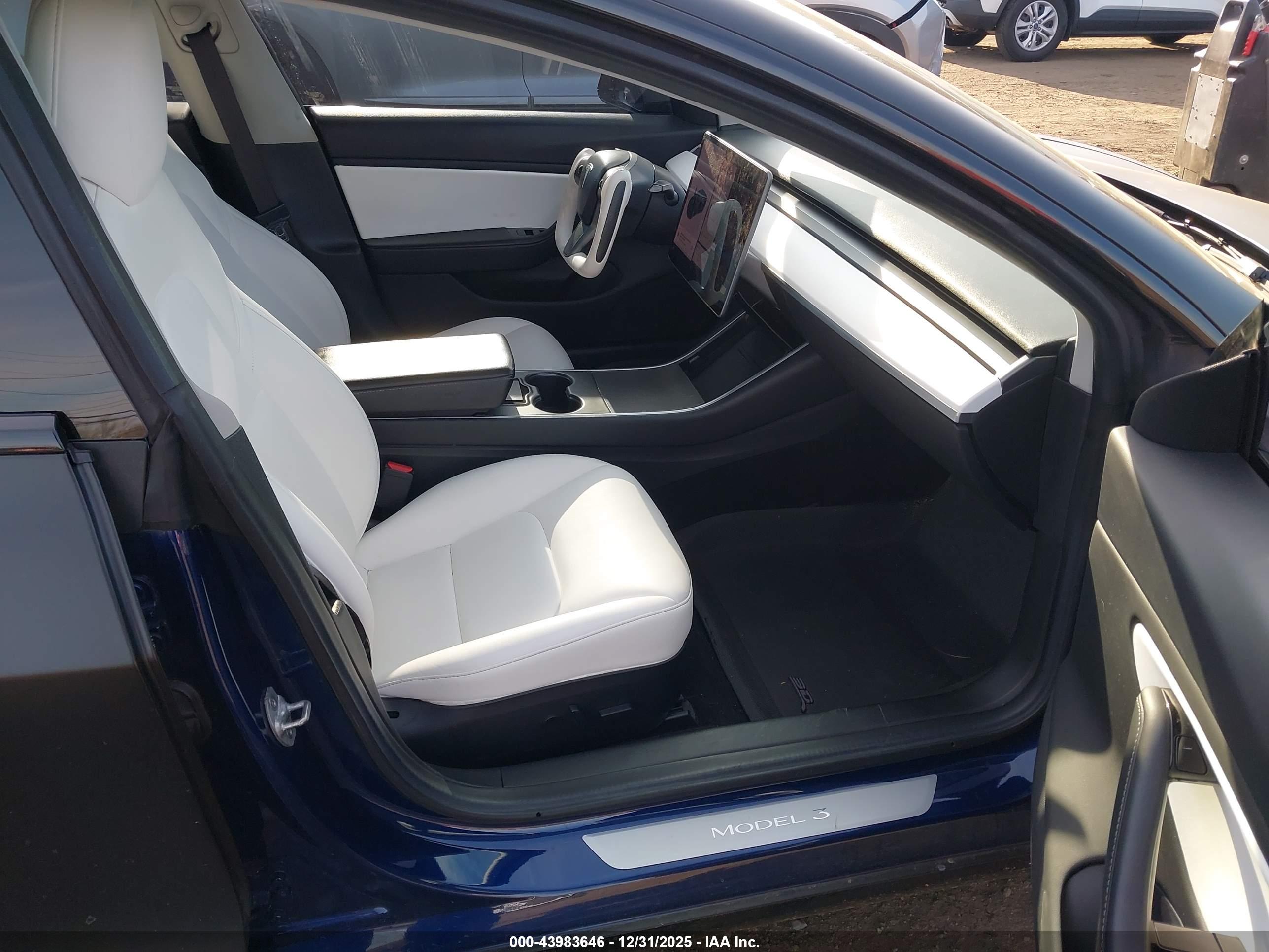 TESLA MODEL image 5