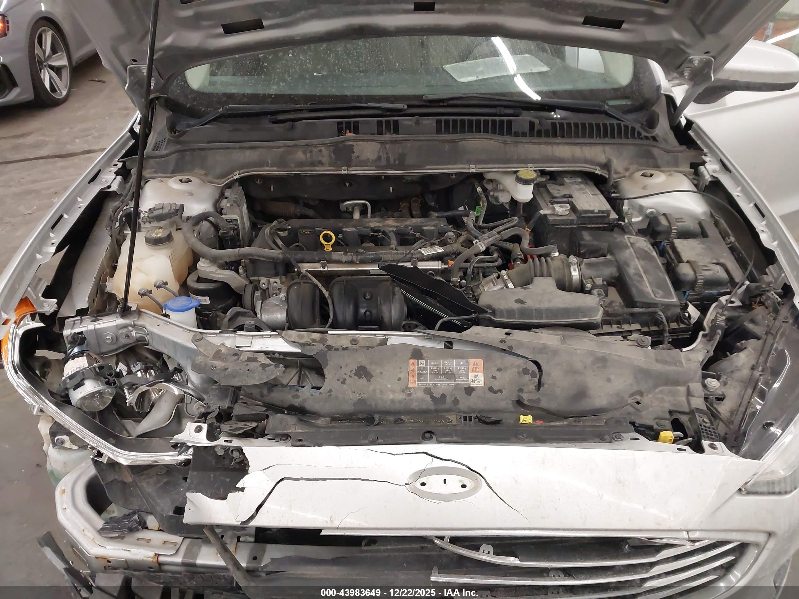 FORD FUSION image 10