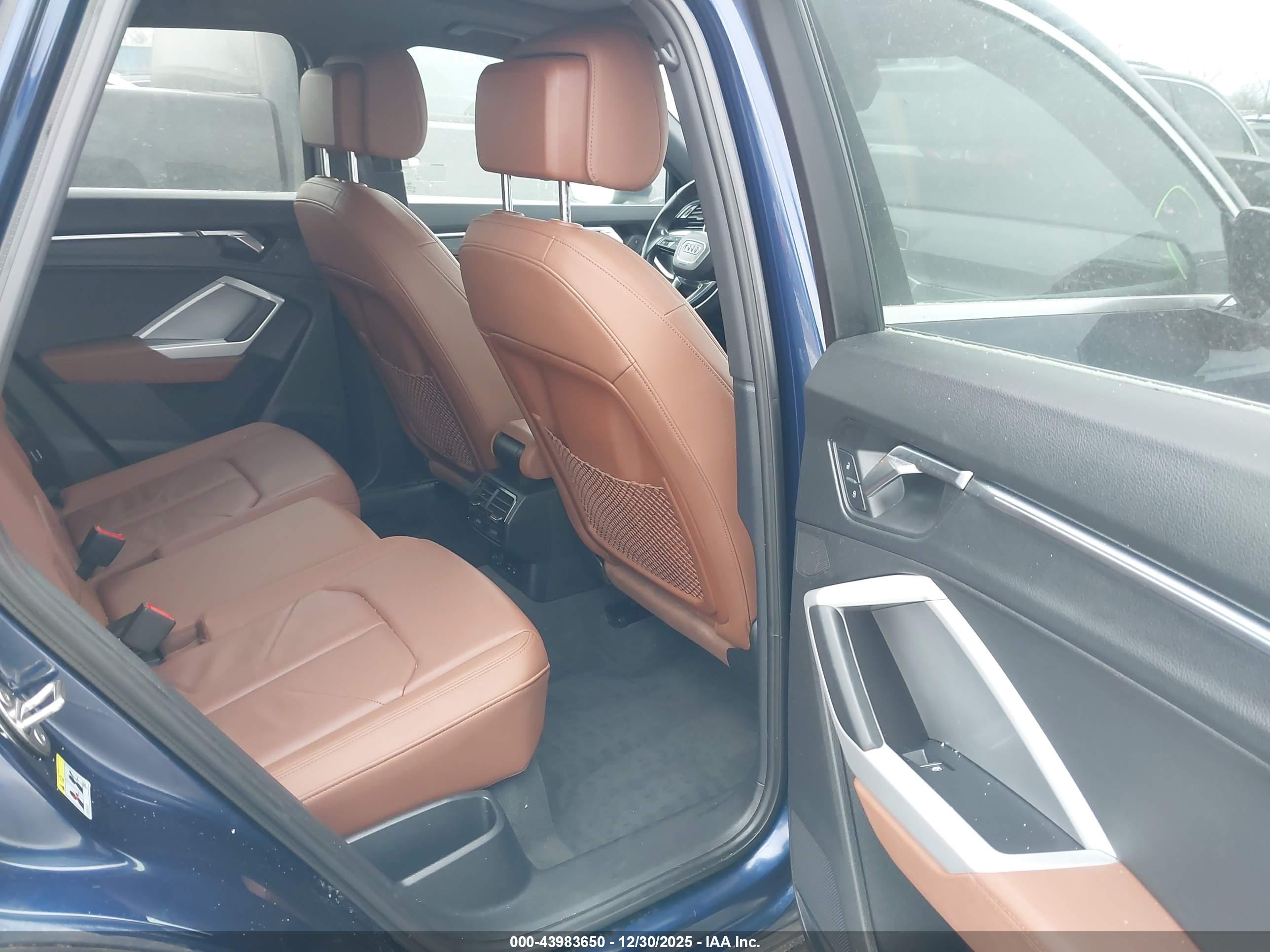 AUDI Q3 image 8