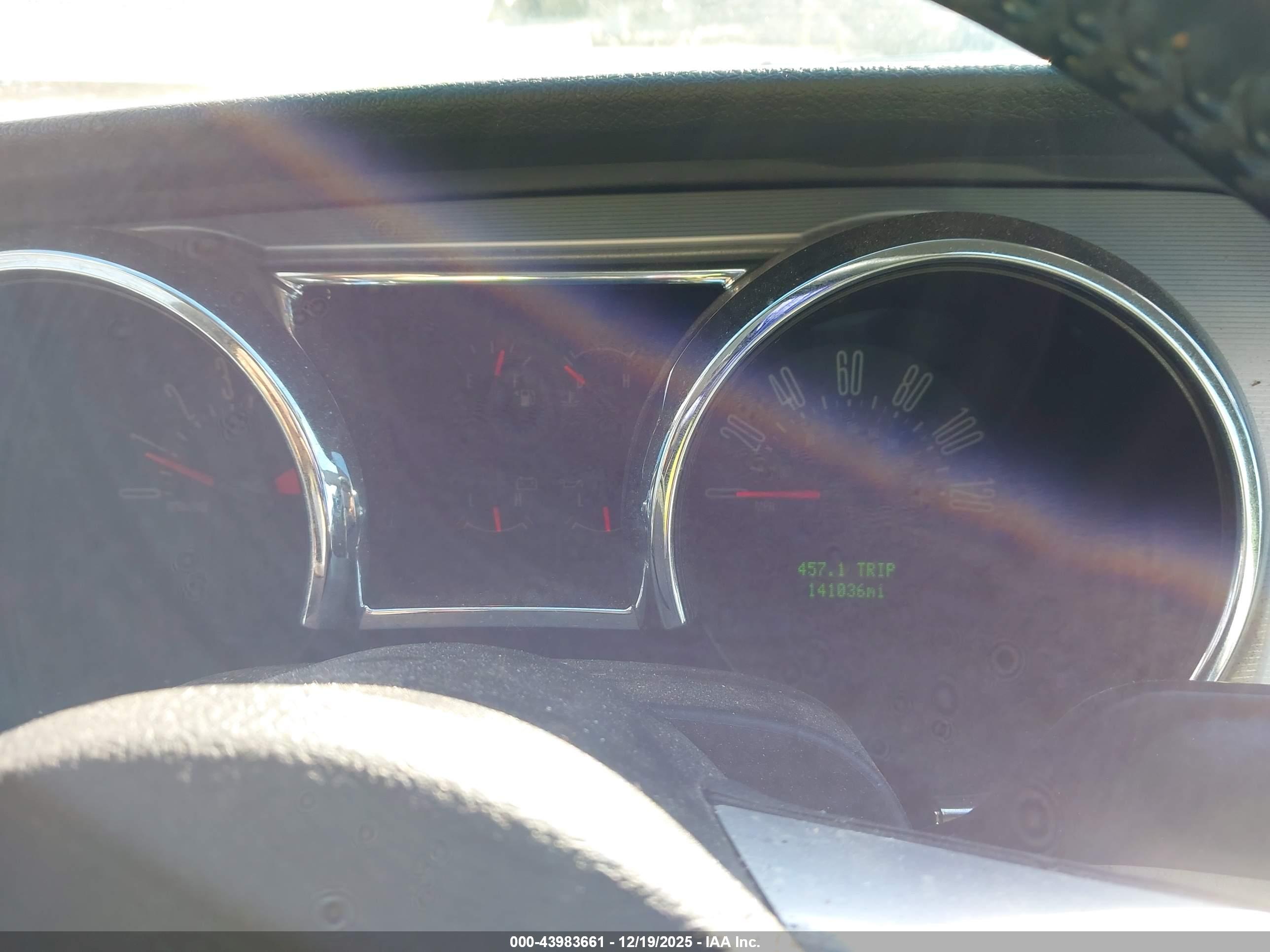 FORD MUSTANG image 7