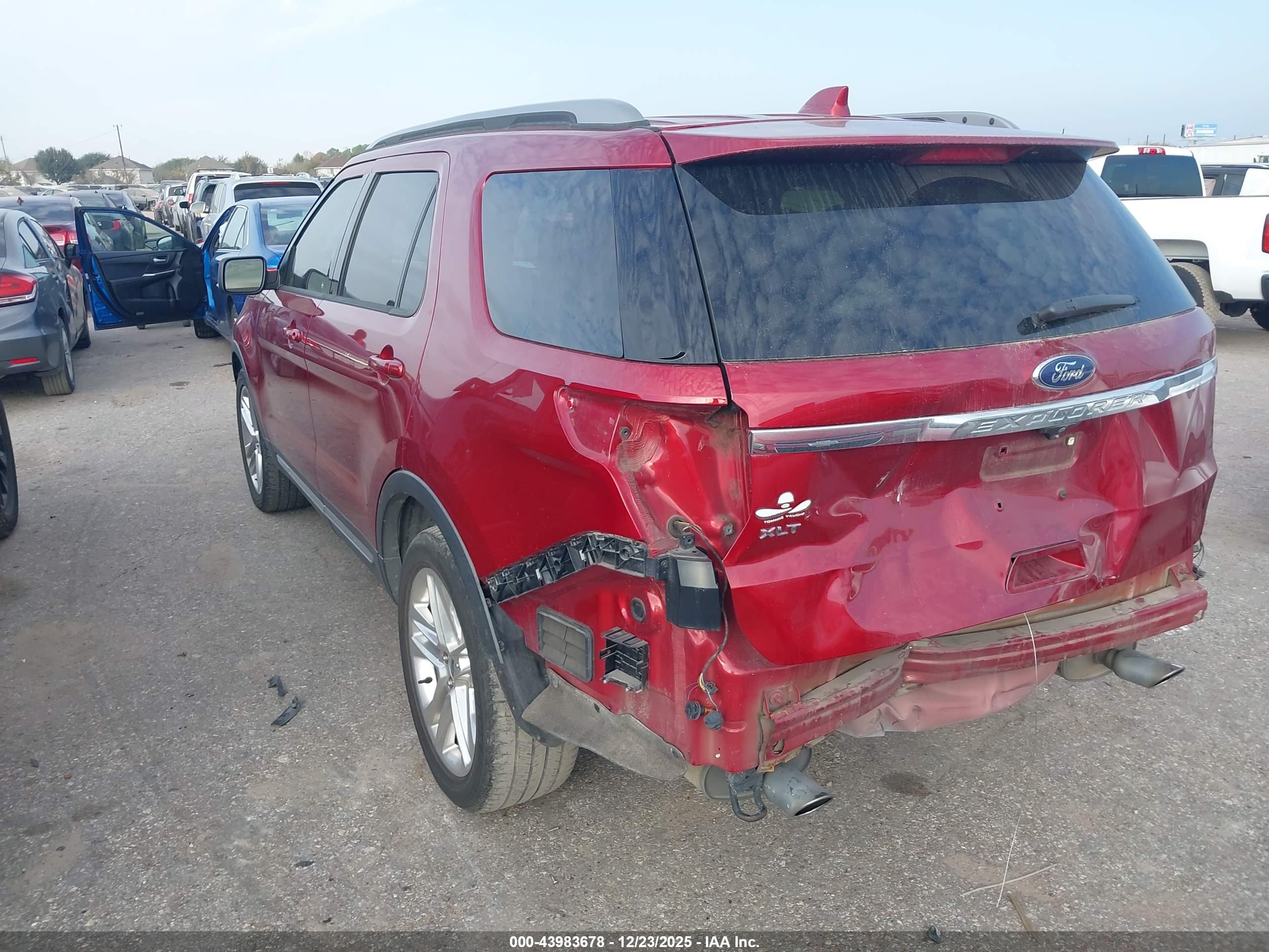 FORD EXPLORER image 3