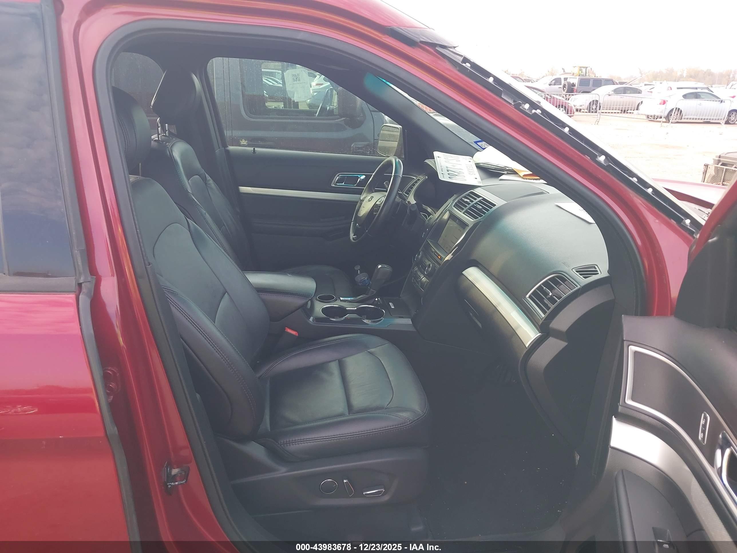 FORD EXPLORER image 5