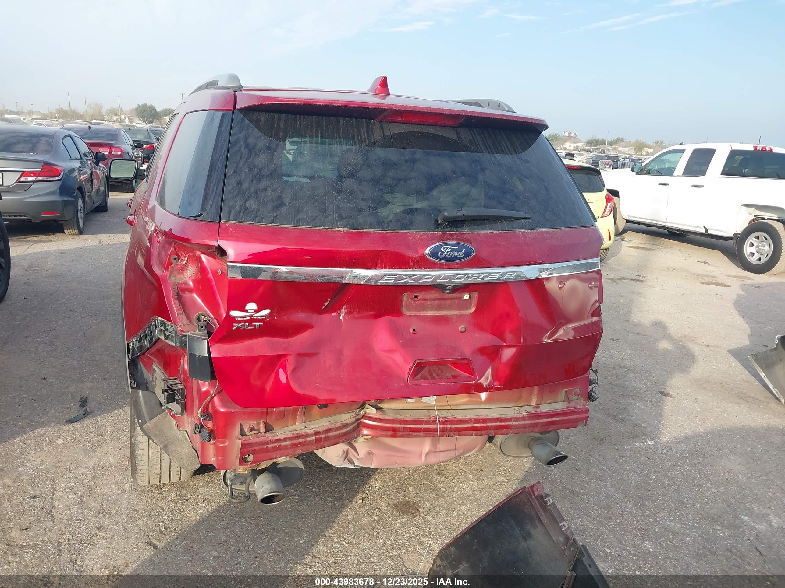 FORD EXPLORER image 6