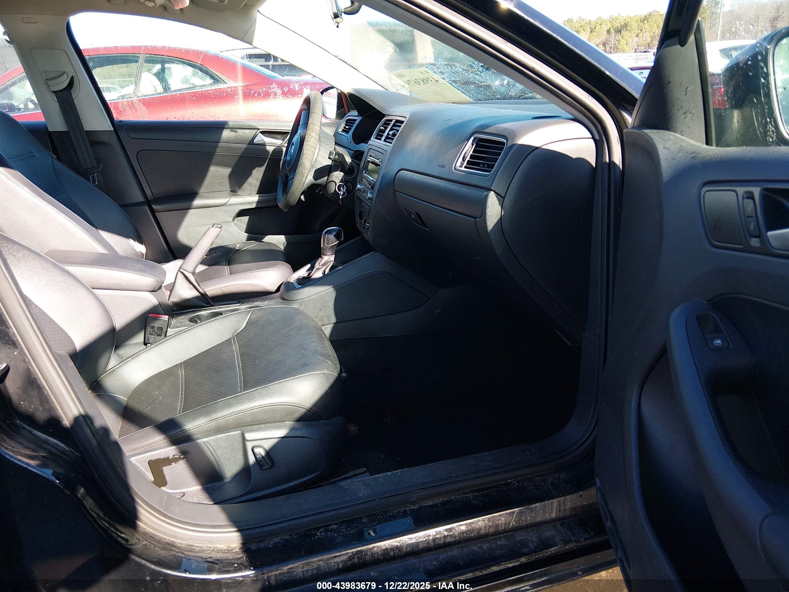 VOLKSWAGEN JETTA image 5