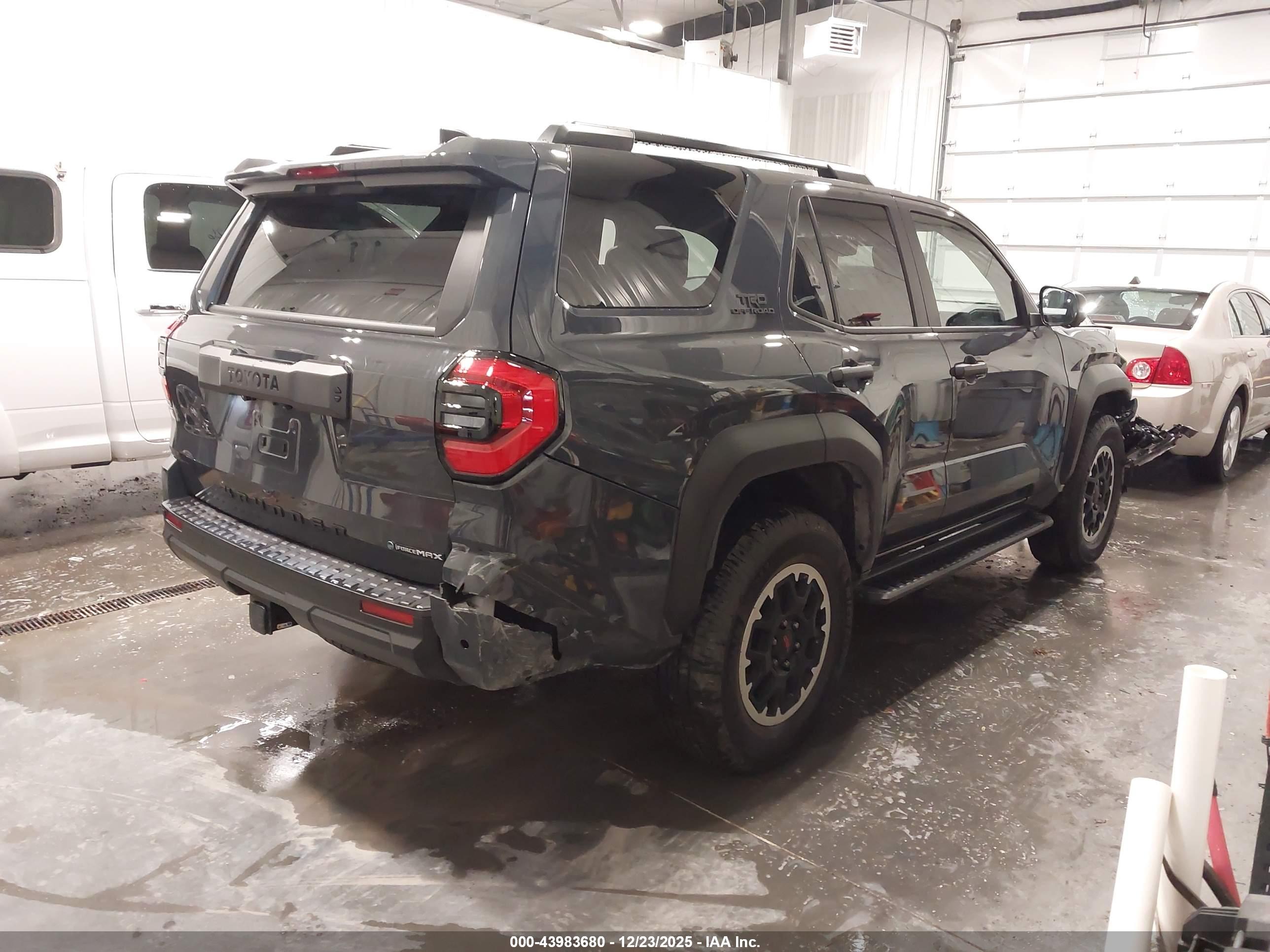 TOYOTA 4RUNNER image 4