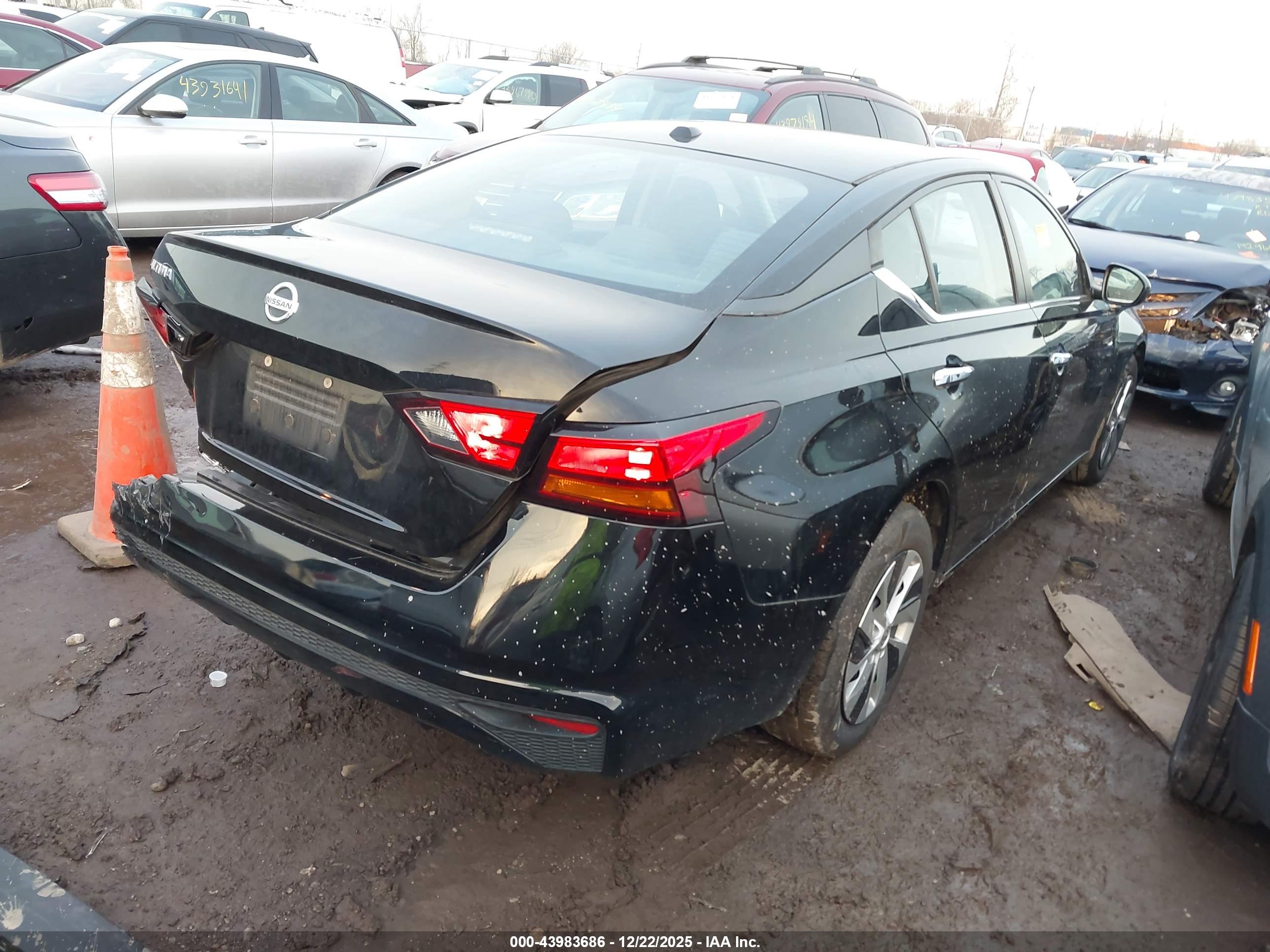 NISSAN ALTIMA image 4
