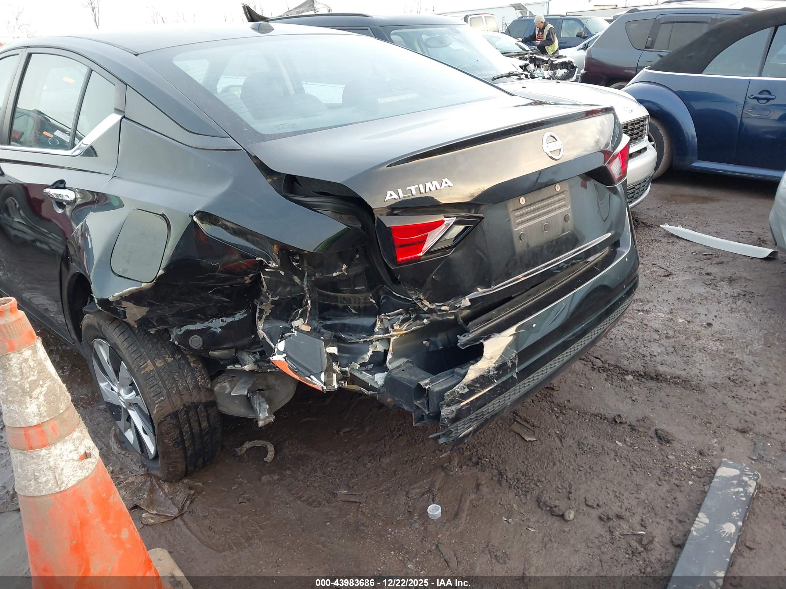 NISSAN ALTIMA image 6
